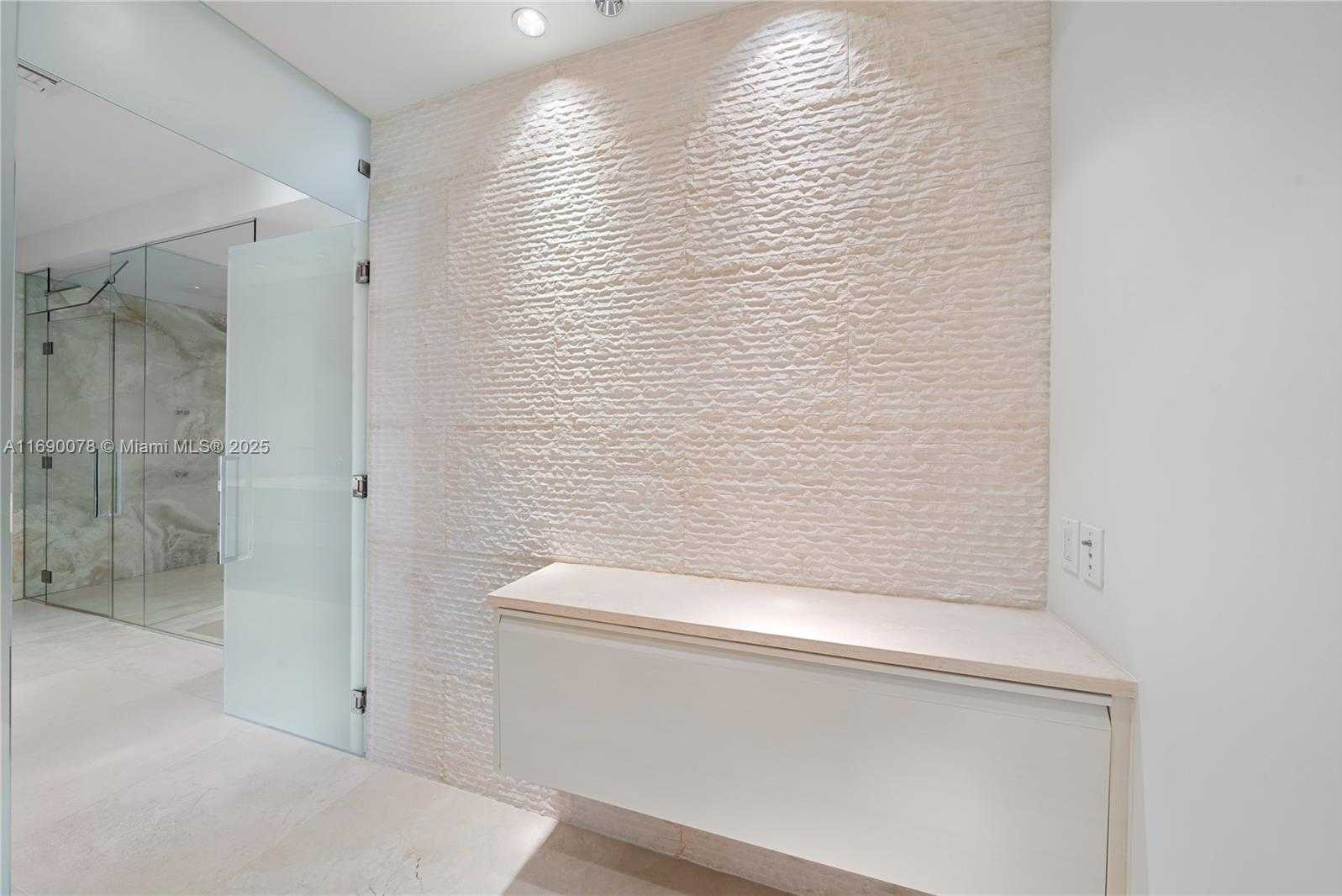 Small Image of 800 SOUTH POINTE DR #2002, Miami Beach Number 38