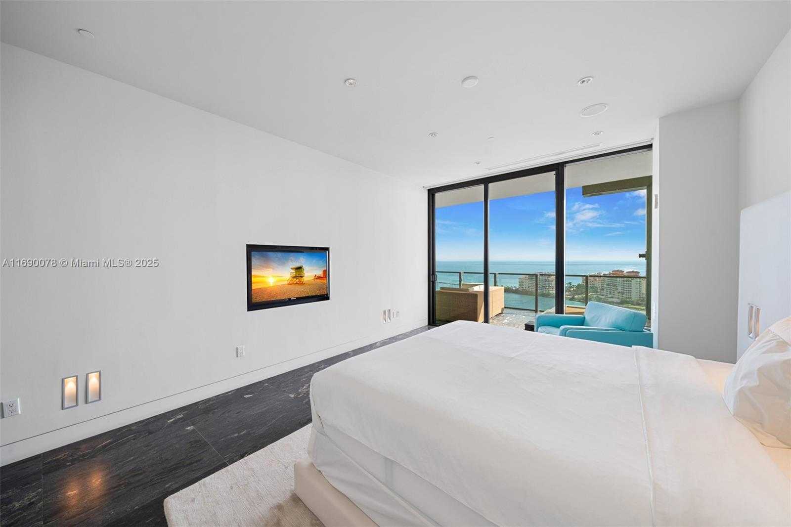 Small Image of 800 SOUTH POINTE DR #2002, Miami Beach Number 4