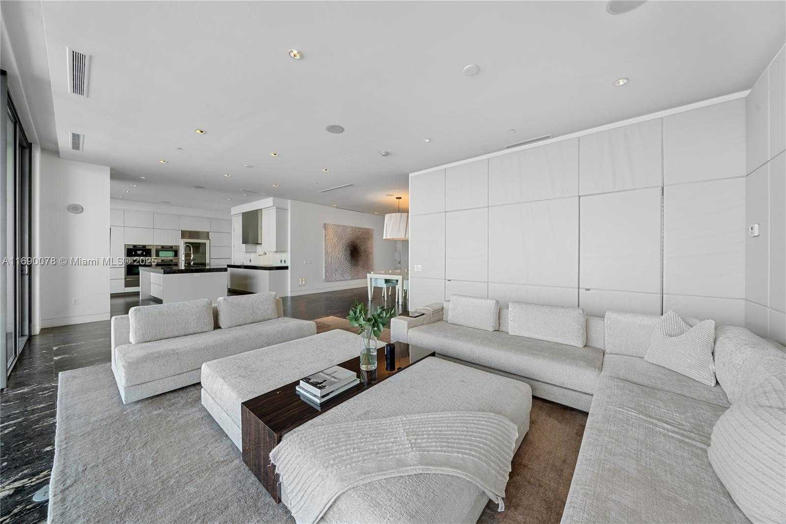 Small Image of 800 SOUTH POINTE DR #2002, Miami Beach Number 49