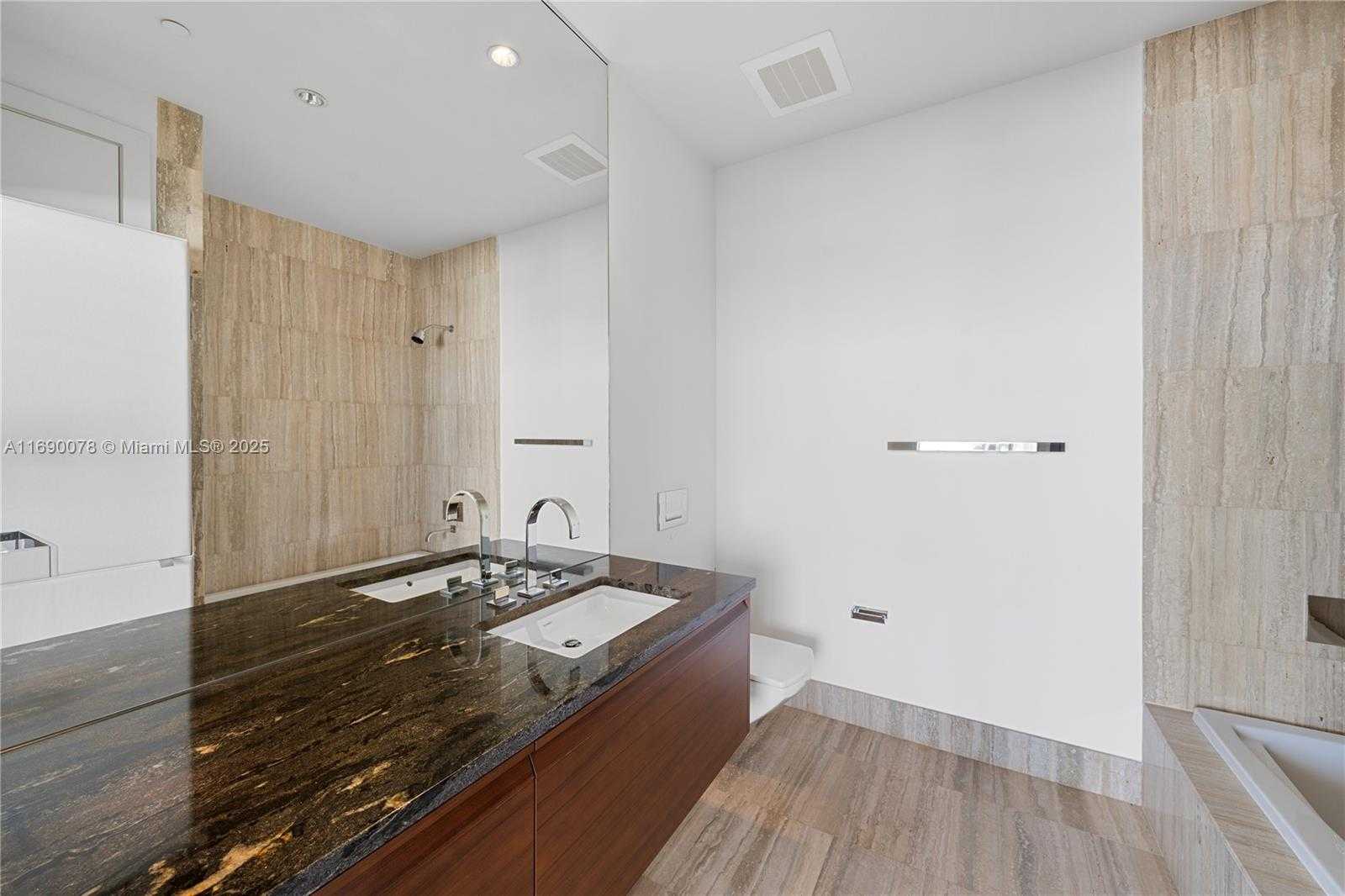 Small Image of 800 SOUTH POINTE DR #2002, Miami Beach Number 55
