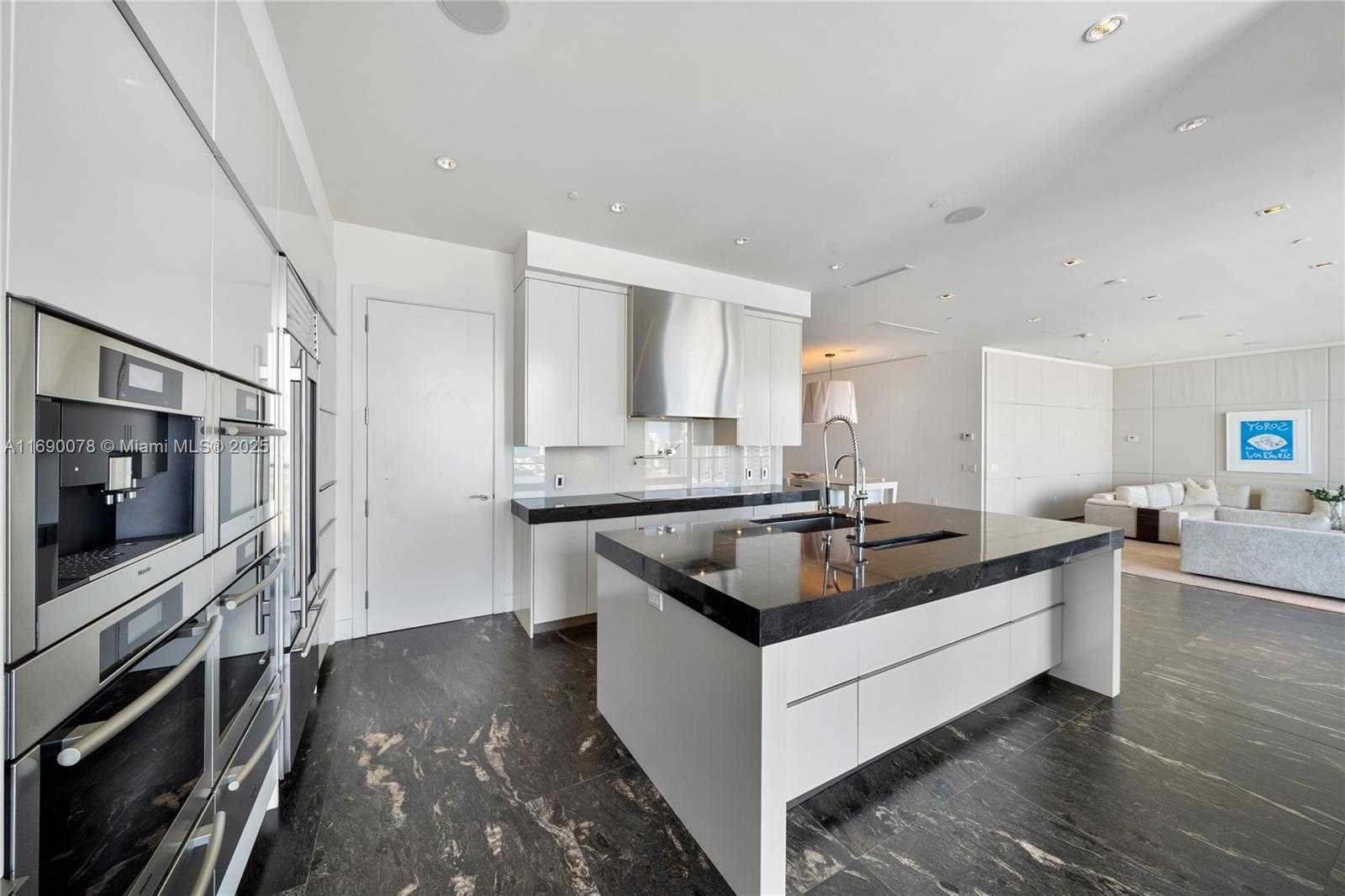 Small Image of 800 SOUTH POINTE DR #2002, Miami Beach Number 60