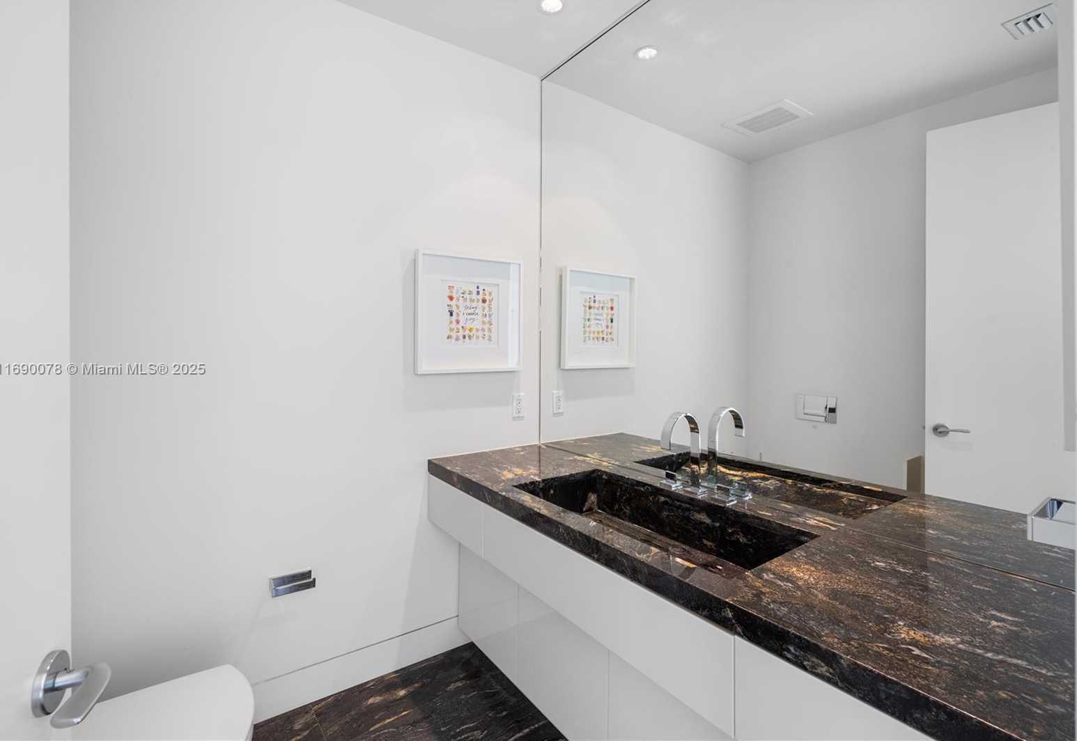 Small Image of 800 SOUTH POINTE DR #2002, Miami Beach Number 61