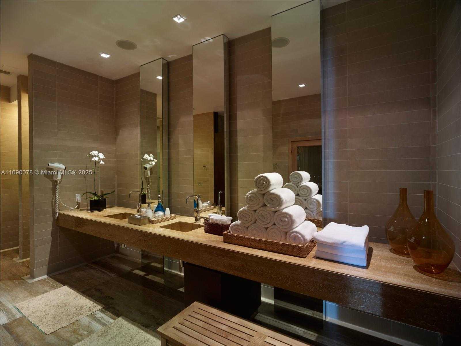 Small Image of 800 SOUTH POINTE DR #2002, Miami Beach Number 85