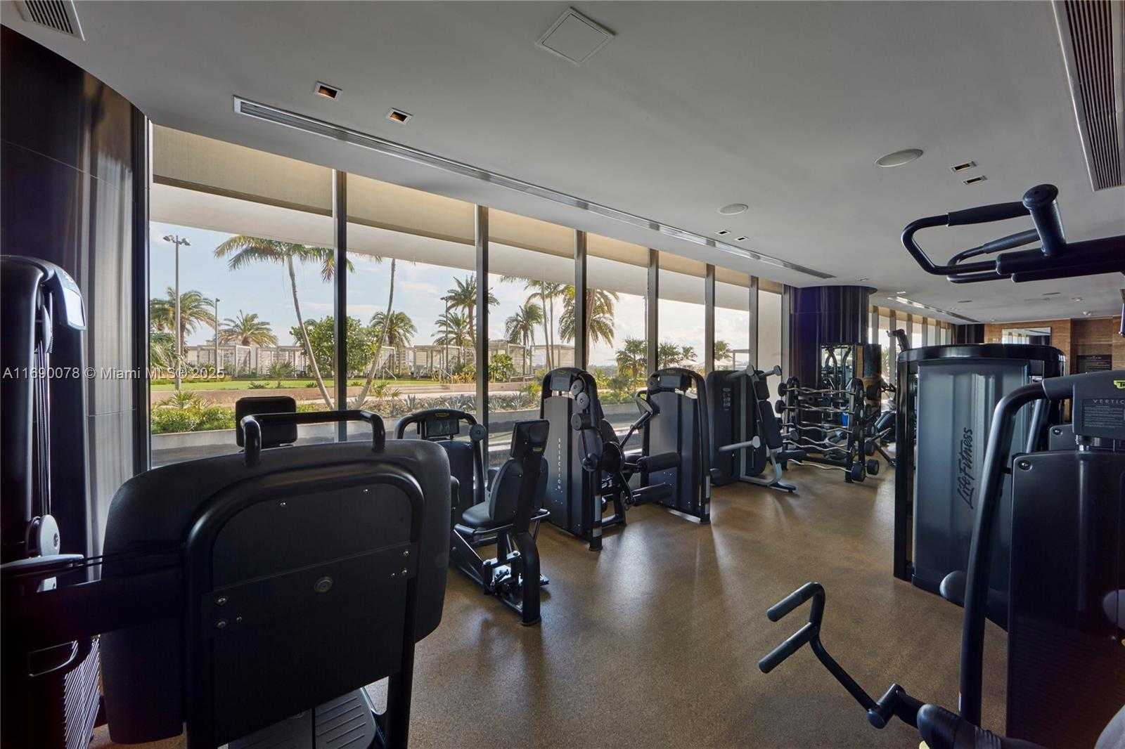 Small Image of 800 SOUTH POINTE DR #2002, Miami Beach Number 86