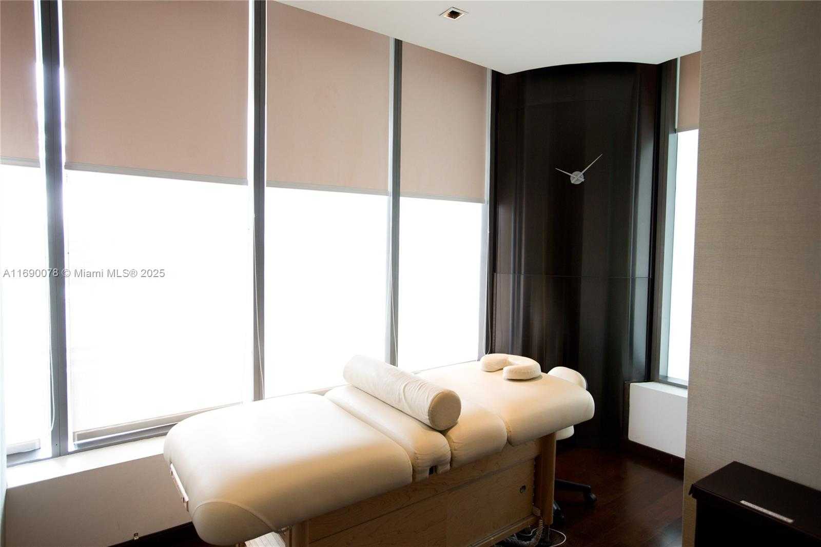 Small Image of 800 SOUTH POINTE DR #2002, Miami Beach Number 87