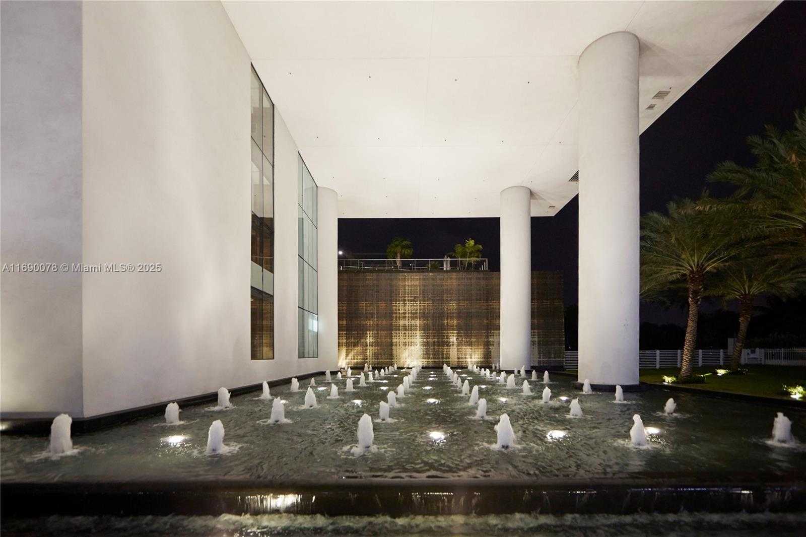 Small Image of 800 SOUTH POINTE DR #2002, Miami Beach Number 89