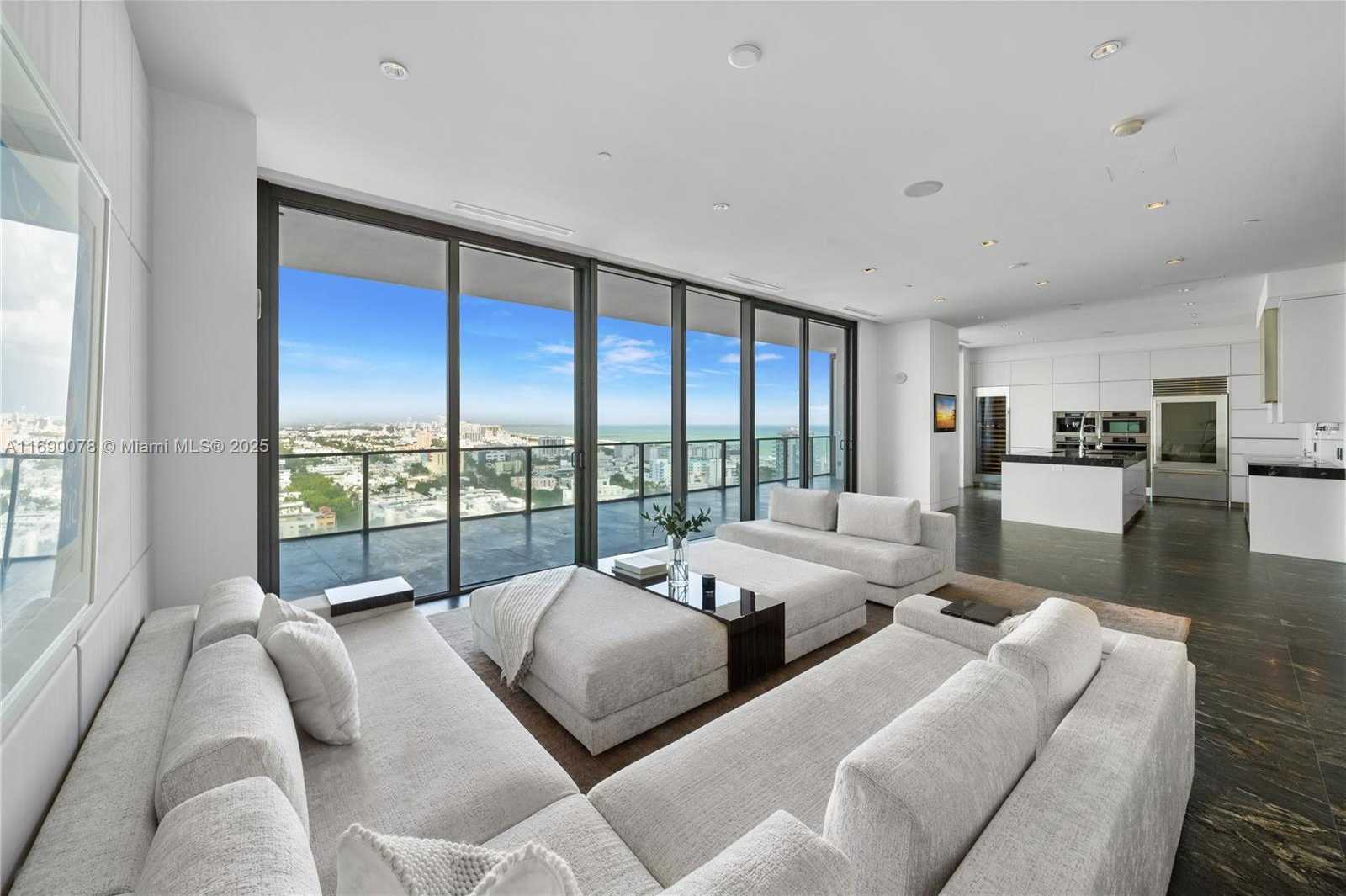 Small Image of 800 SOUTH POINTE DR #2002, Miami Beach Number 9