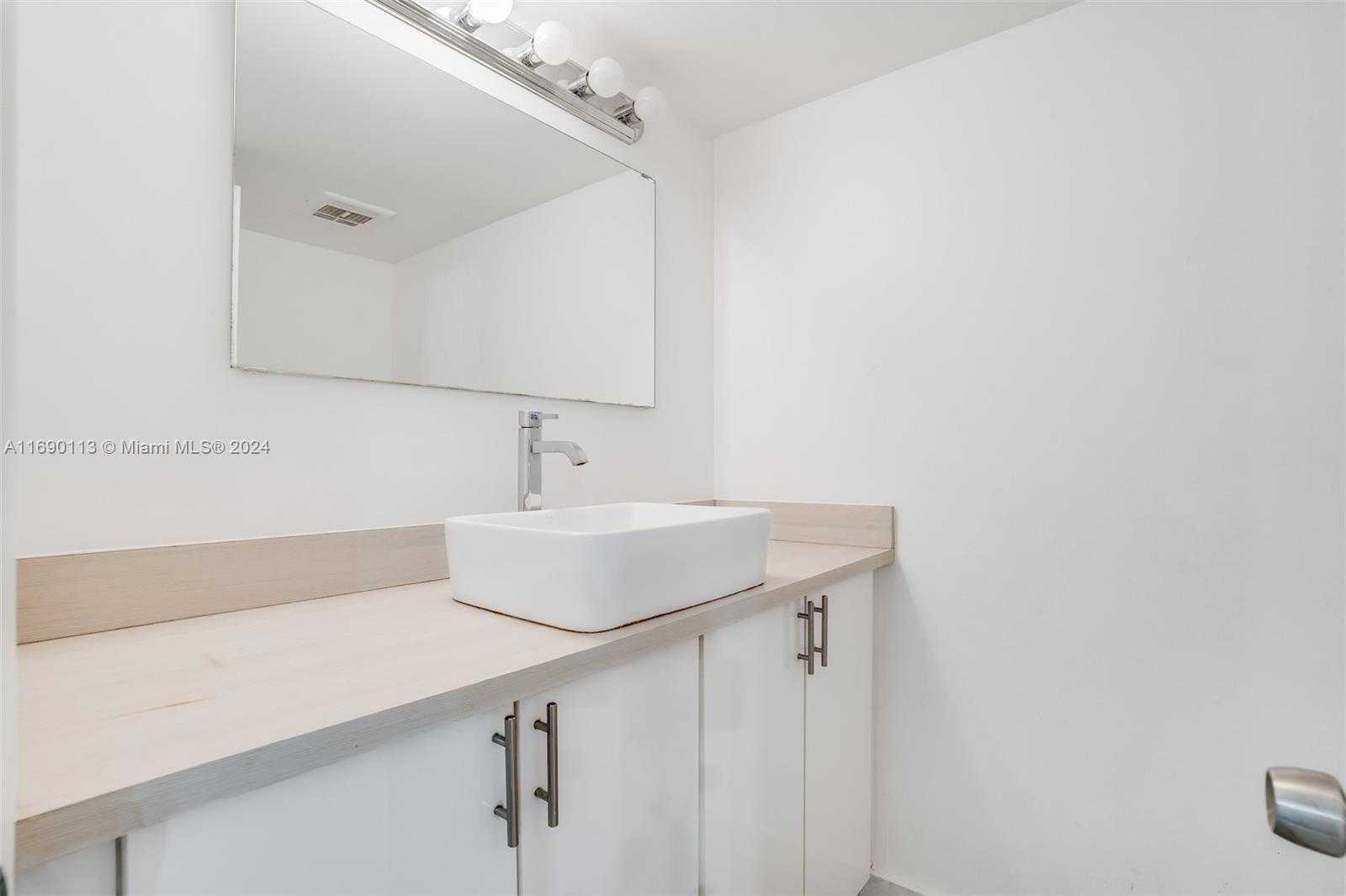 Small Image of 20350 WEST COUNTRY CLUB DR #120-4, Aventura Number 15