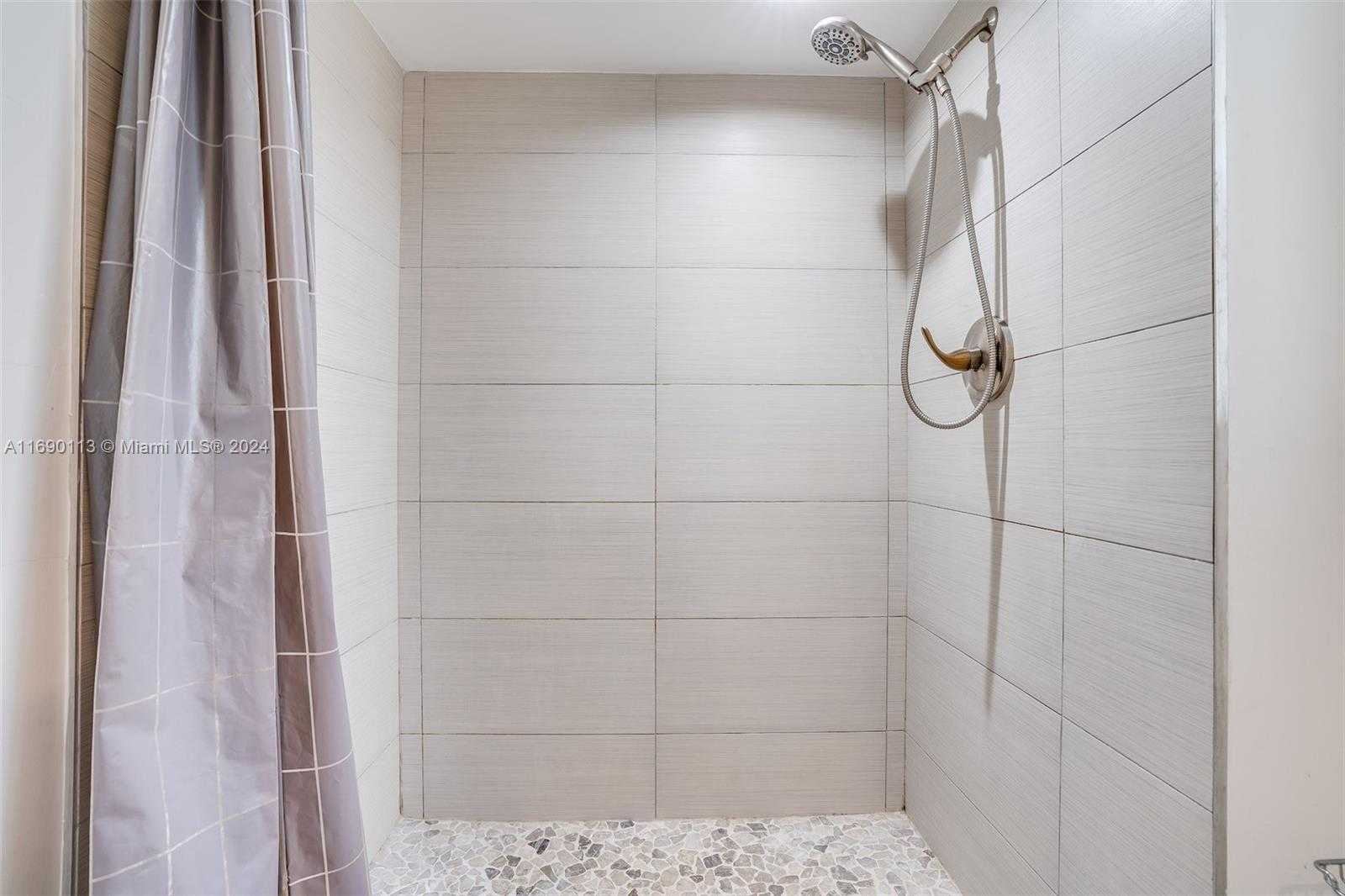 Small Image of 20350 WEST COUNTRY CLUB DR #120-4, Aventura Number 20