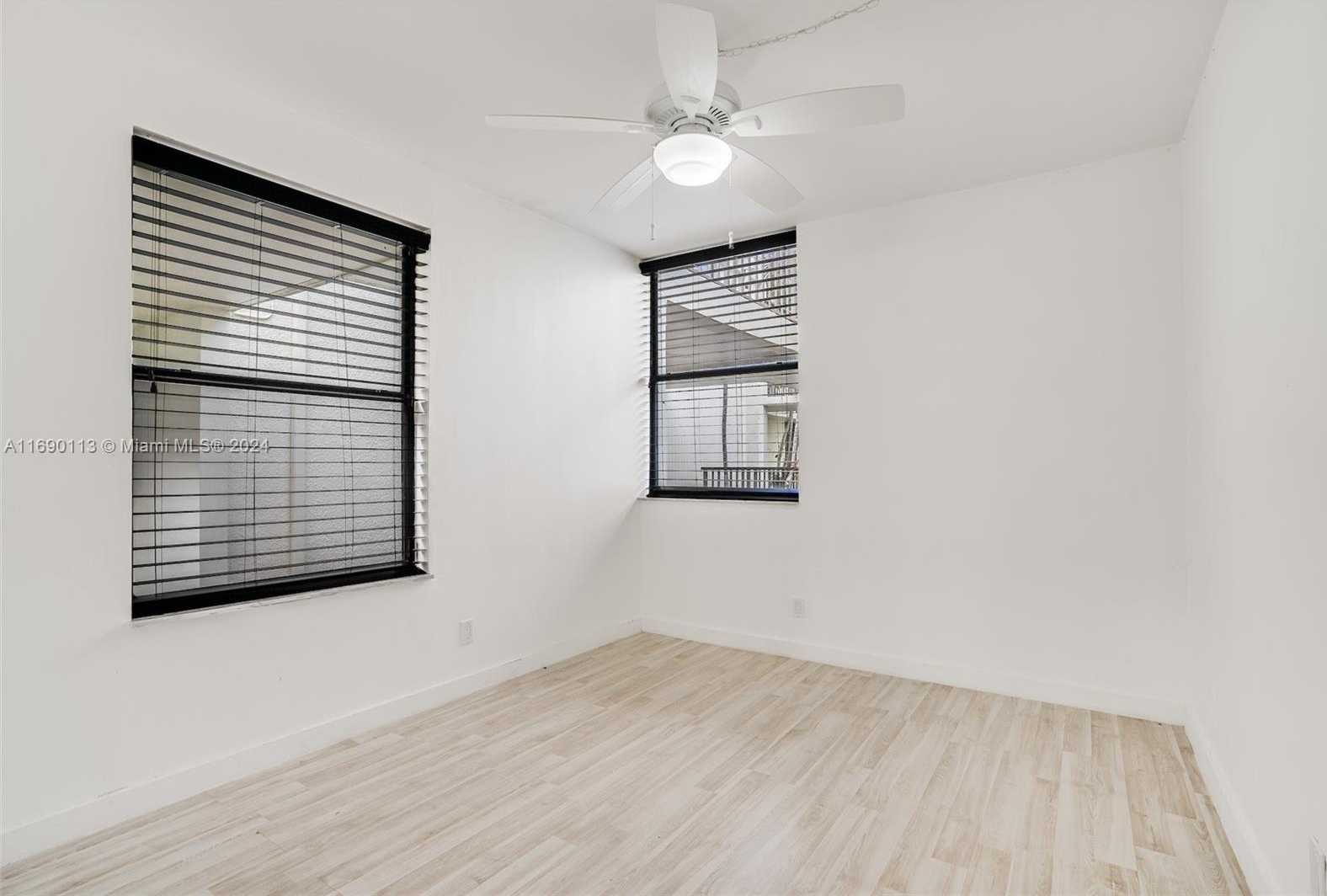 Small Image of 20350 WEST COUNTRY CLUB DR #120-4, Aventura Number 24