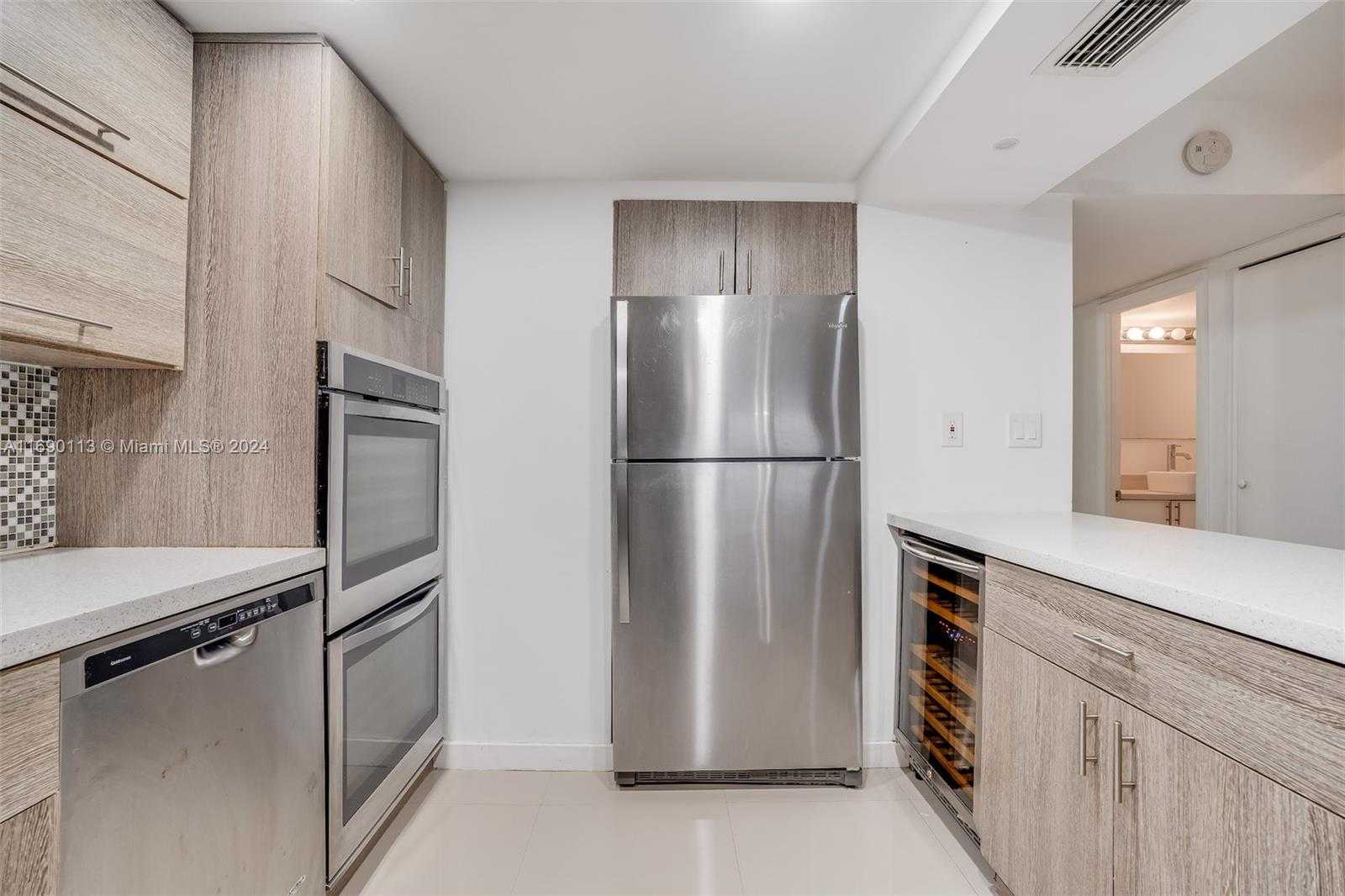 Small Image of 20350 WEST COUNTRY CLUB DR #120-4, Aventura Number 4