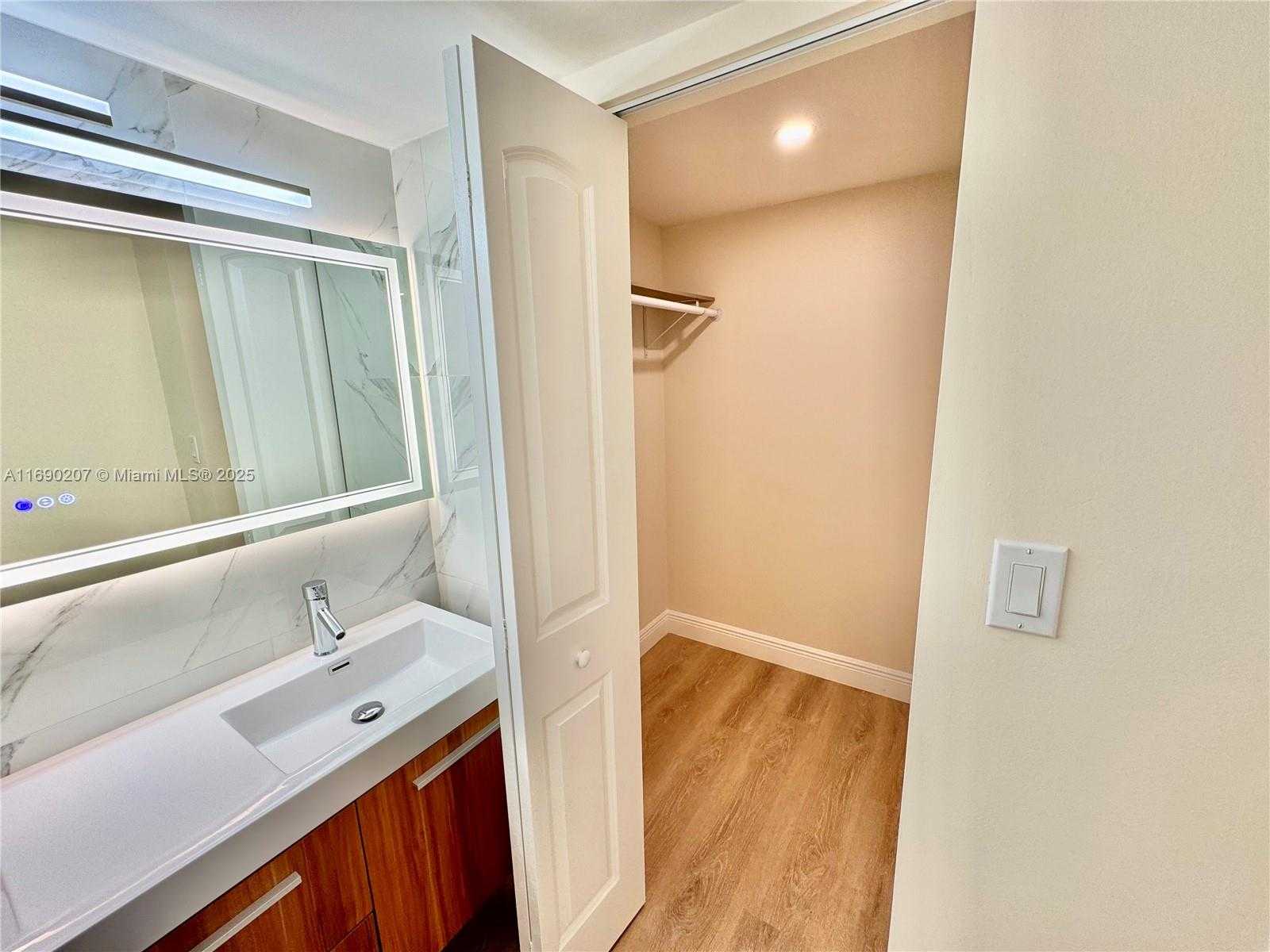Small Image of 16546 NORTH EAST 26TH AVE #3G, North Miami Beach Number 13