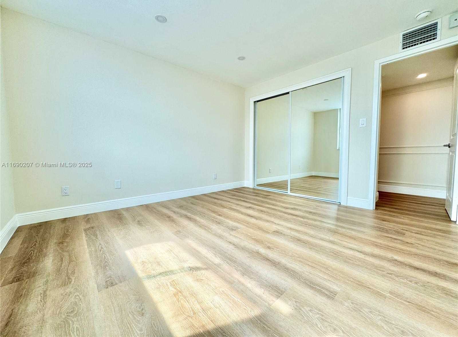 Small Image of 16546 NORTH EAST 26TH AVE #3G, North Miami Beach Number 21