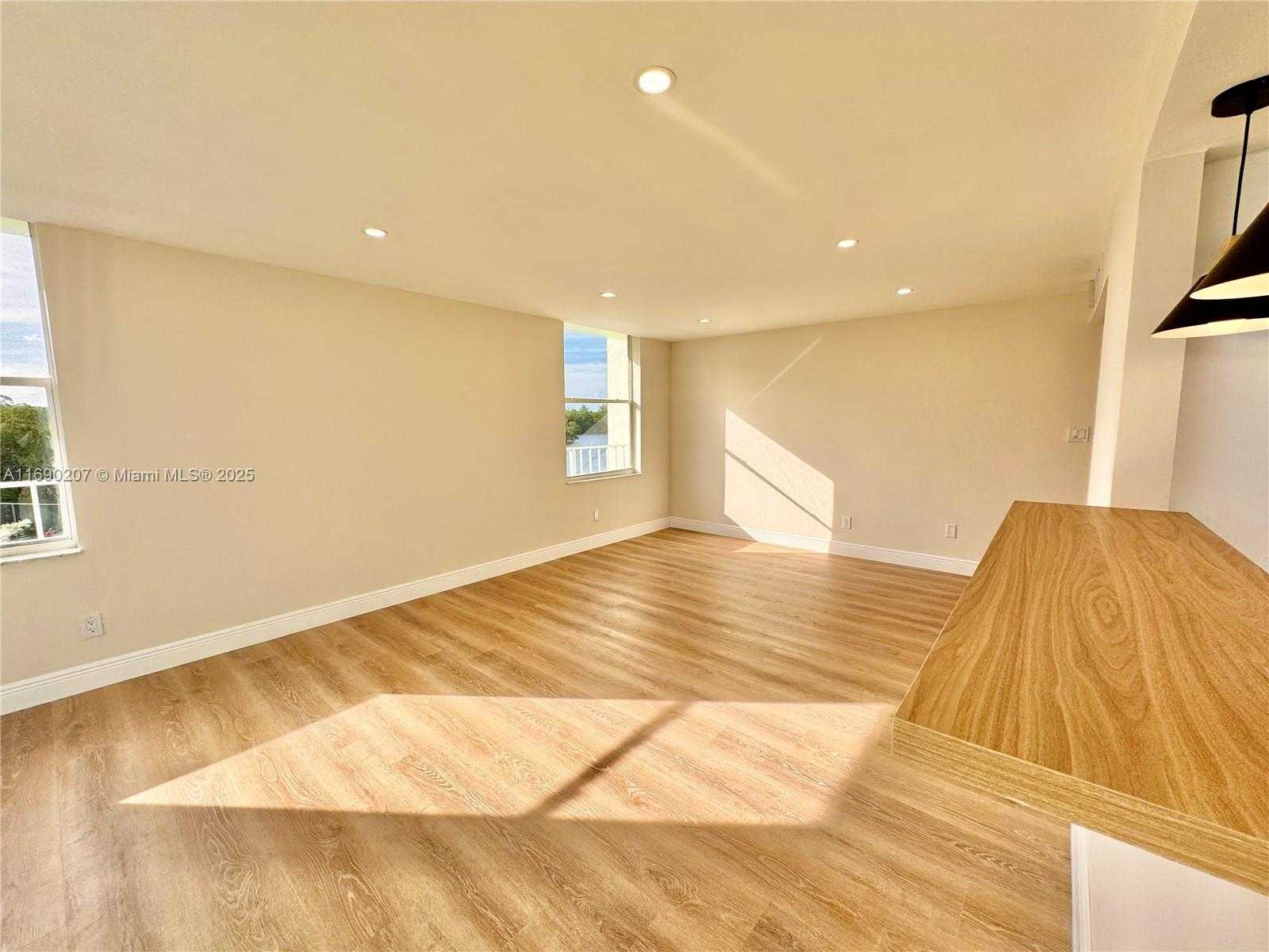 Small Image of 16546 NORTH EAST 26TH AVE #3G, North Miami Beach Number 31