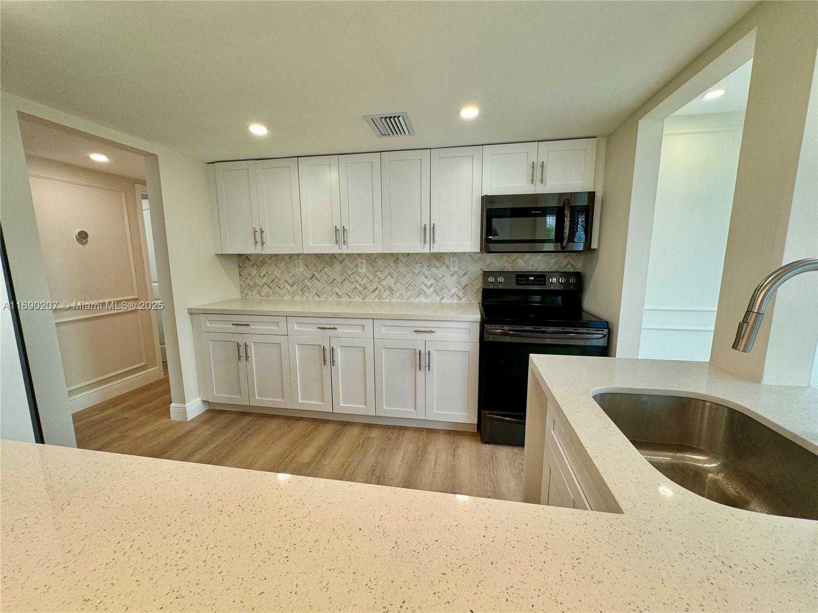 Small Image of 16546 NORTH EAST 26TH AVE #3G, North Miami Beach Number 4