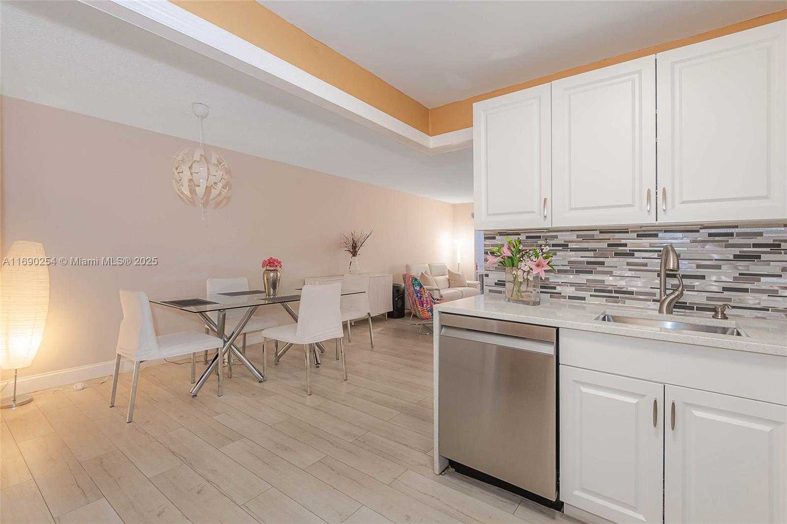 Small Image of 6700 CYPRESS RD #107, Plantation Number 19