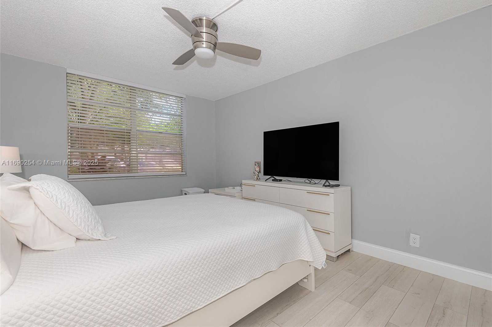 Small Image of 6700 CYPRESS RD #107, Plantation Number 24