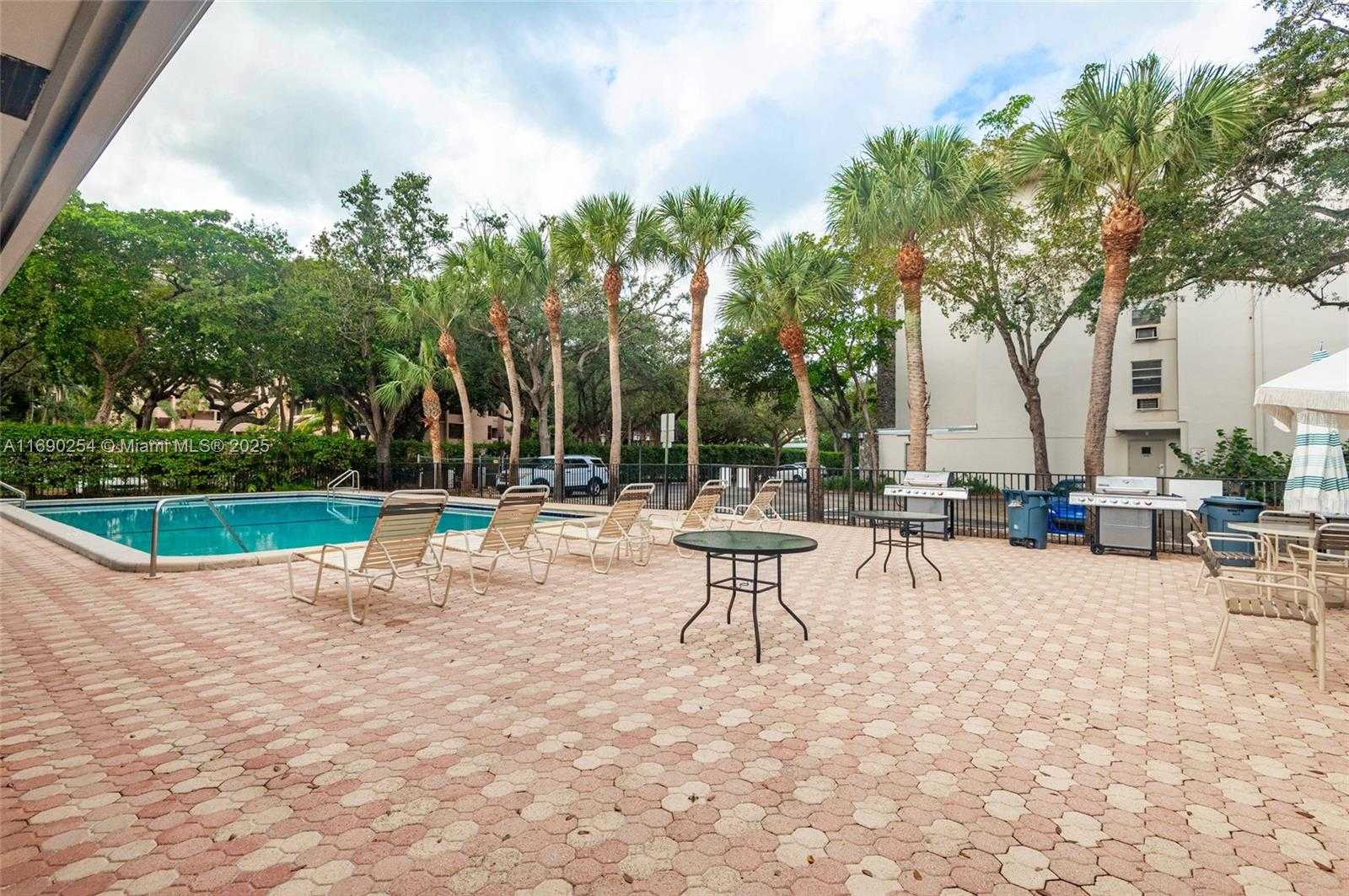 Small Image of 6700 CYPRESS RD #107, Plantation Number 28