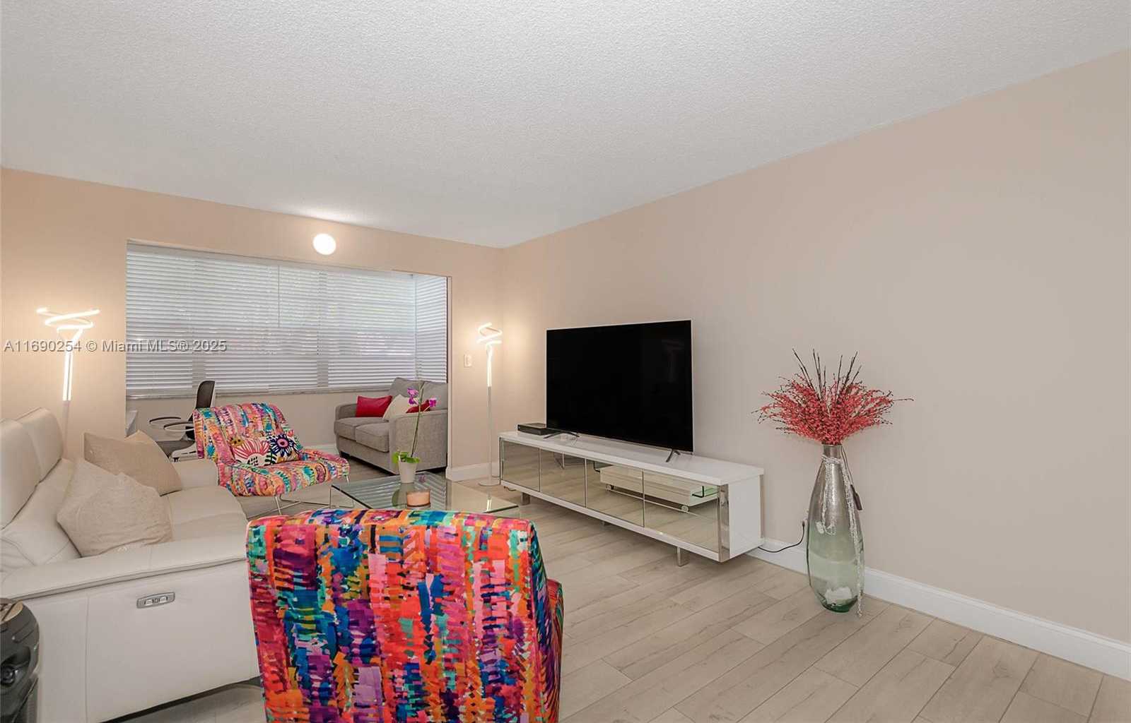 Small Image of 6700 CYPRESS RD #107, Plantation Number 7
