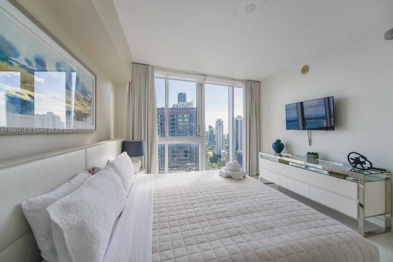 Small Image of 485 BRICKELL AVE #3708, Miami Number 13