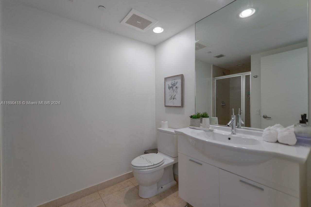 Small Image of 485 BRICKELL AVE #3708, Miami Number 16