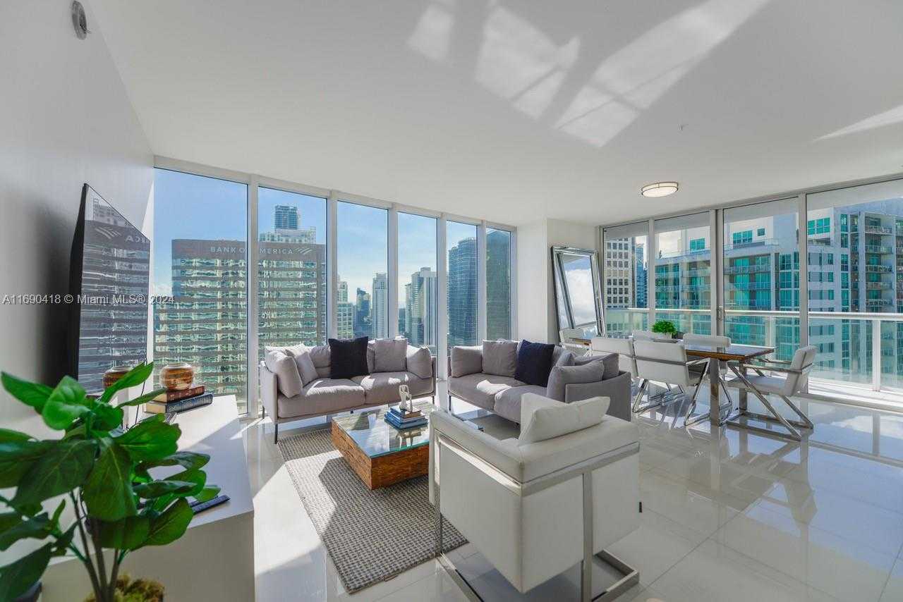 Small Image of 485 BRICKELL AVE #3708, Miami Number 5