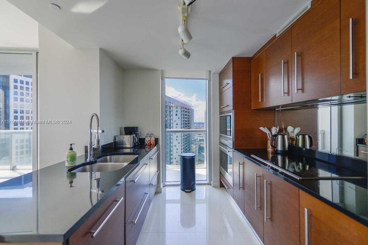 Small Image of 485 BRICKELL AVE #3708, Miami Number 8