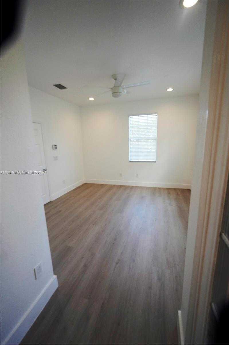 Small Image of 123 HARBORS WAY, Boynton Beach Number 10