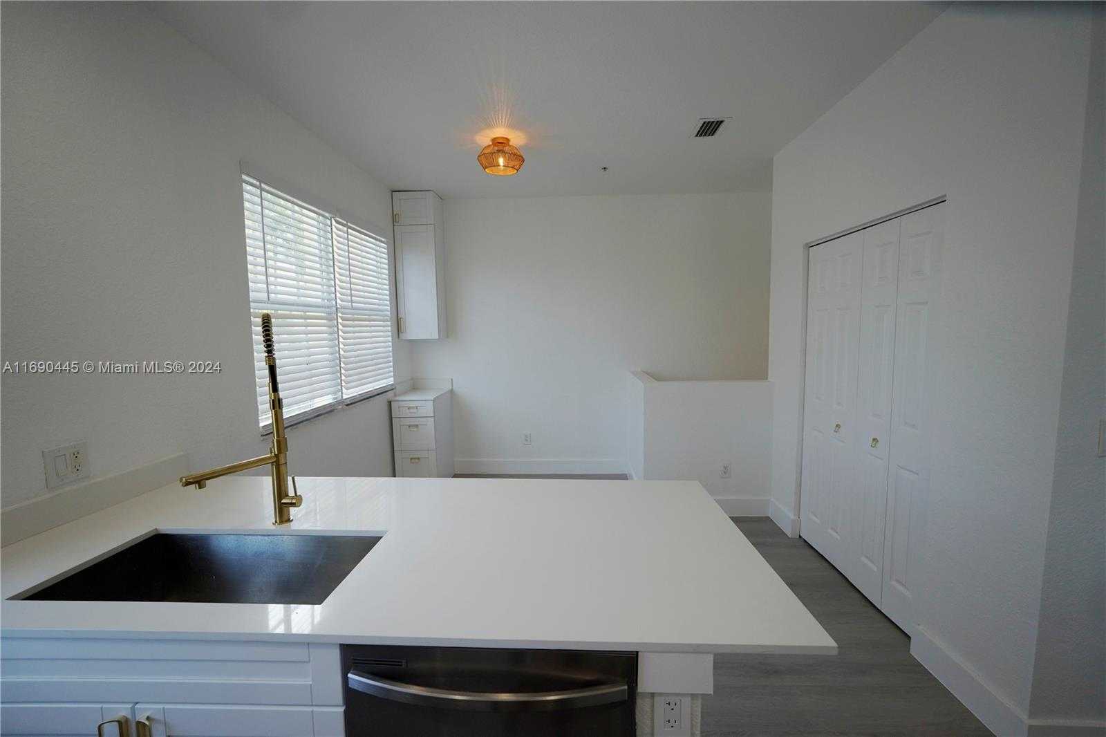 Small Image of 123 HARBORS WAY, Boynton Beach Number 14