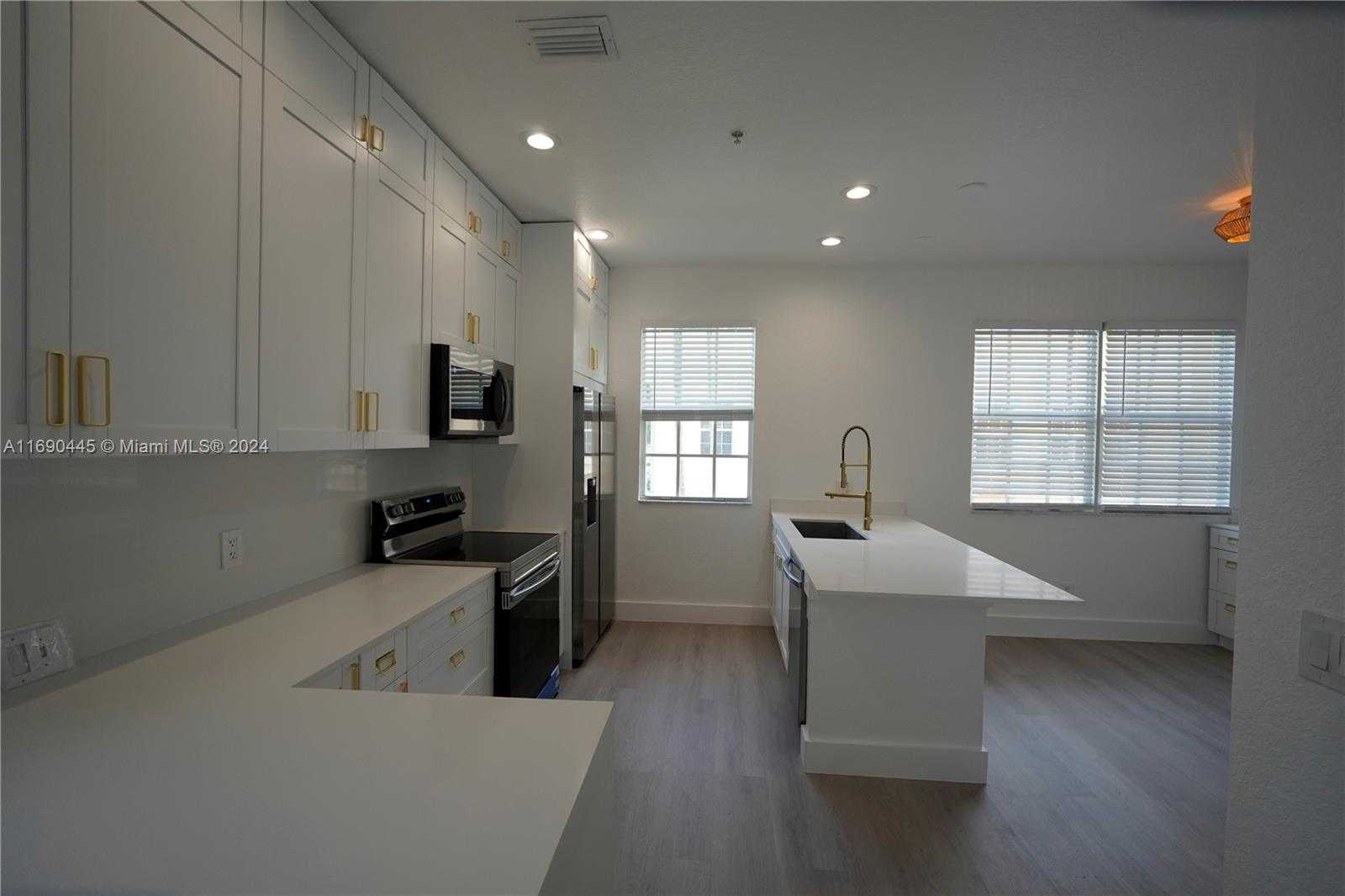 Small Image of 123 HARBORS WAY, Boynton Beach Number 15