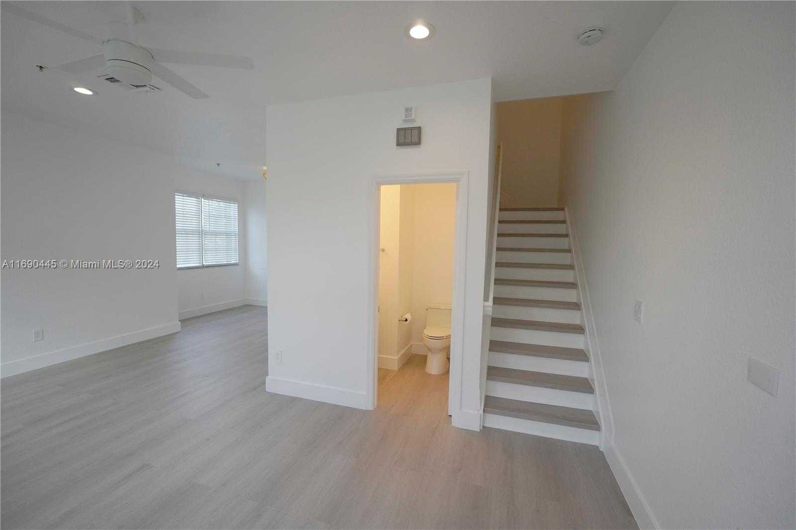 Small Image of 123 HARBORS WAY, Boynton Beach Number 19