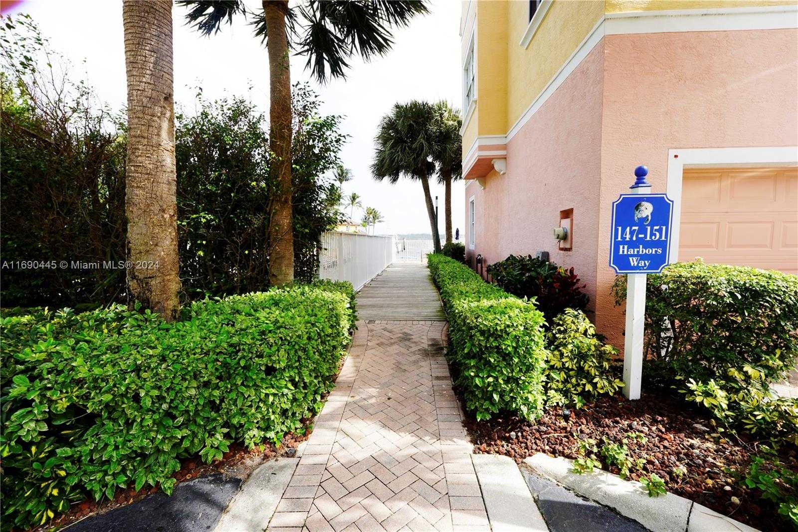 Small Image of 123 HARBORS WAY, Boynton Beach Number 34