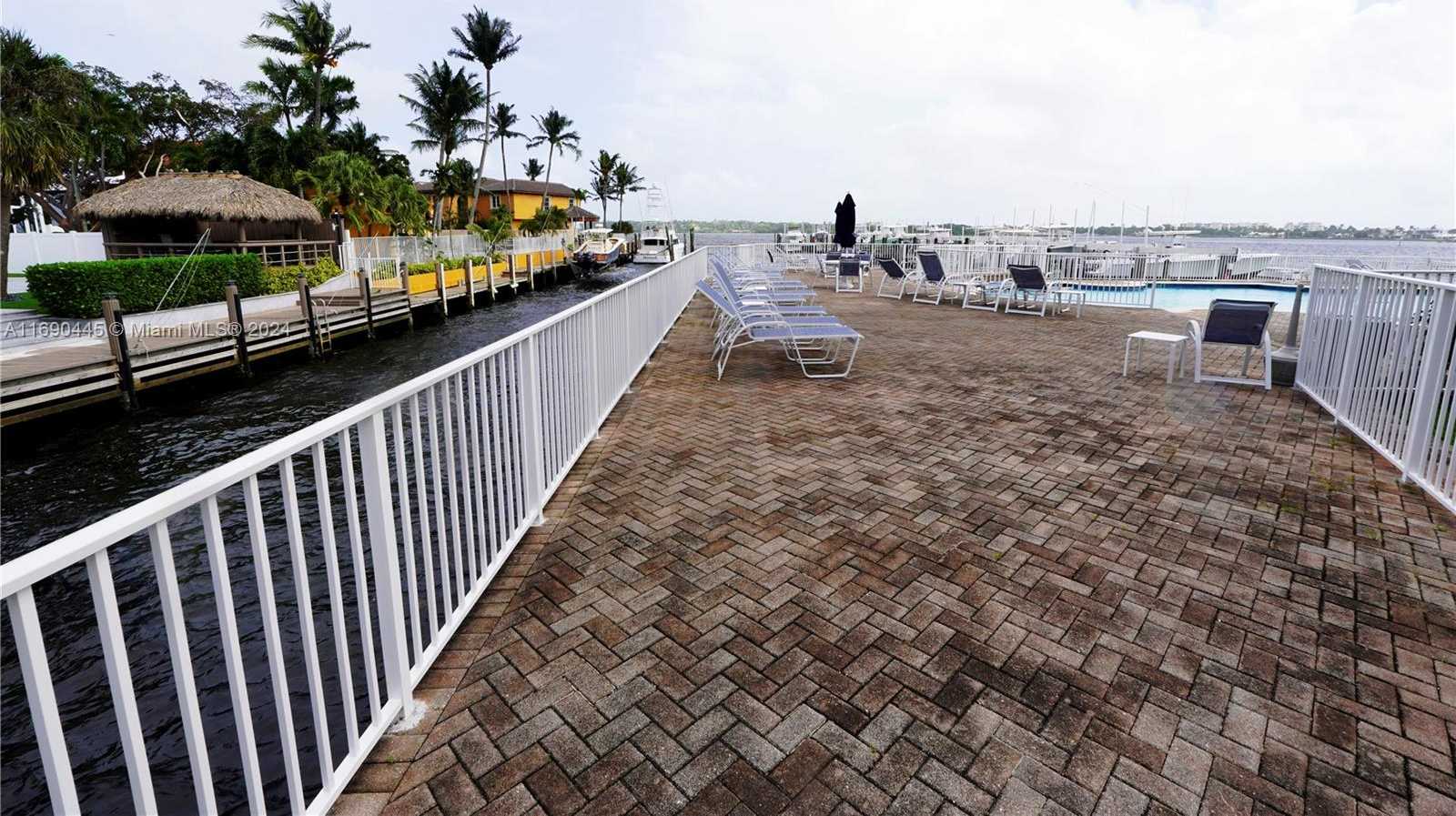 Small Image of 123 HARBORS WAY, Boynton Beach Number 35