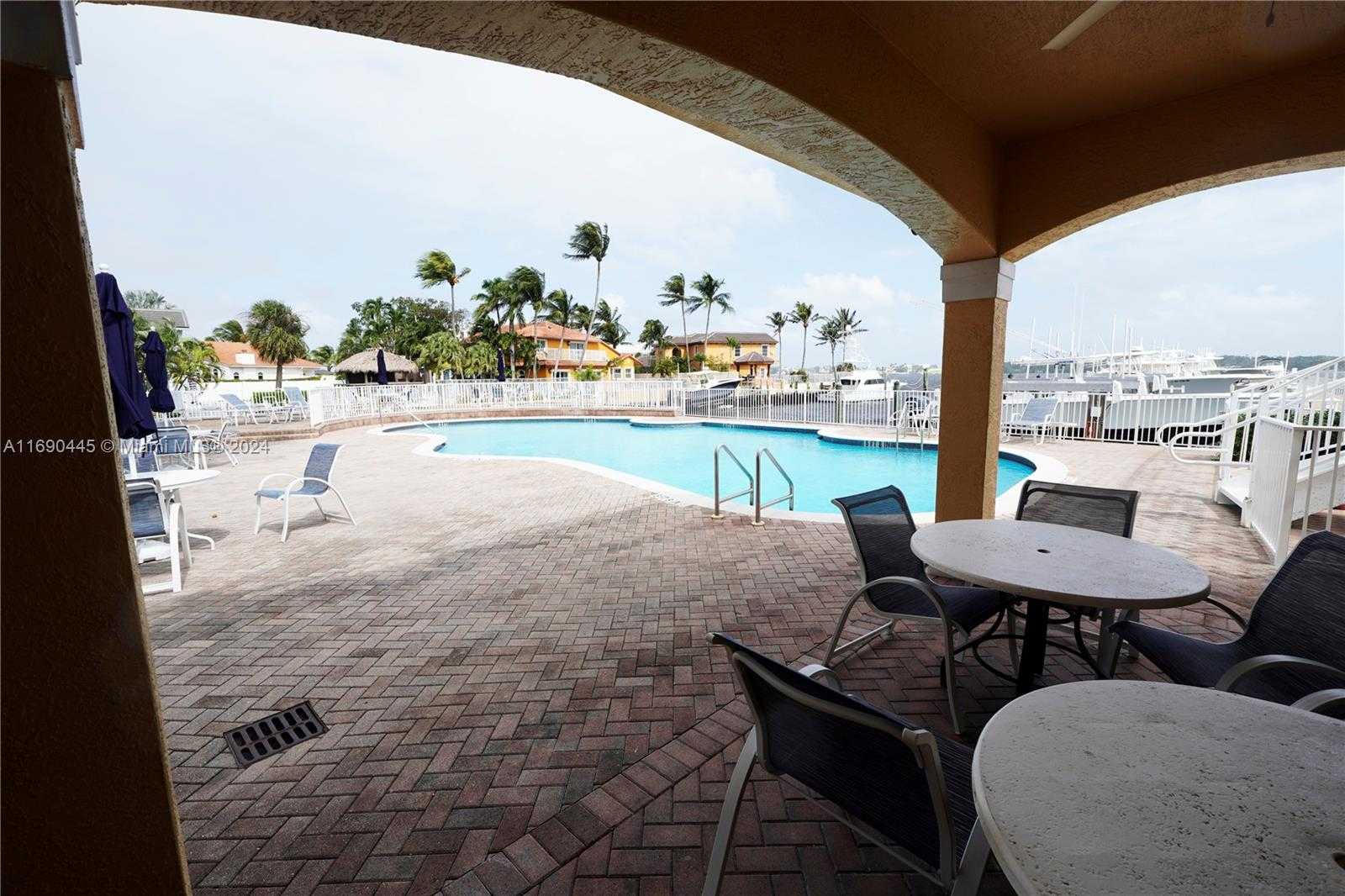 Small Image of 123 HARBORS WAY, Boynton Beach Number 38