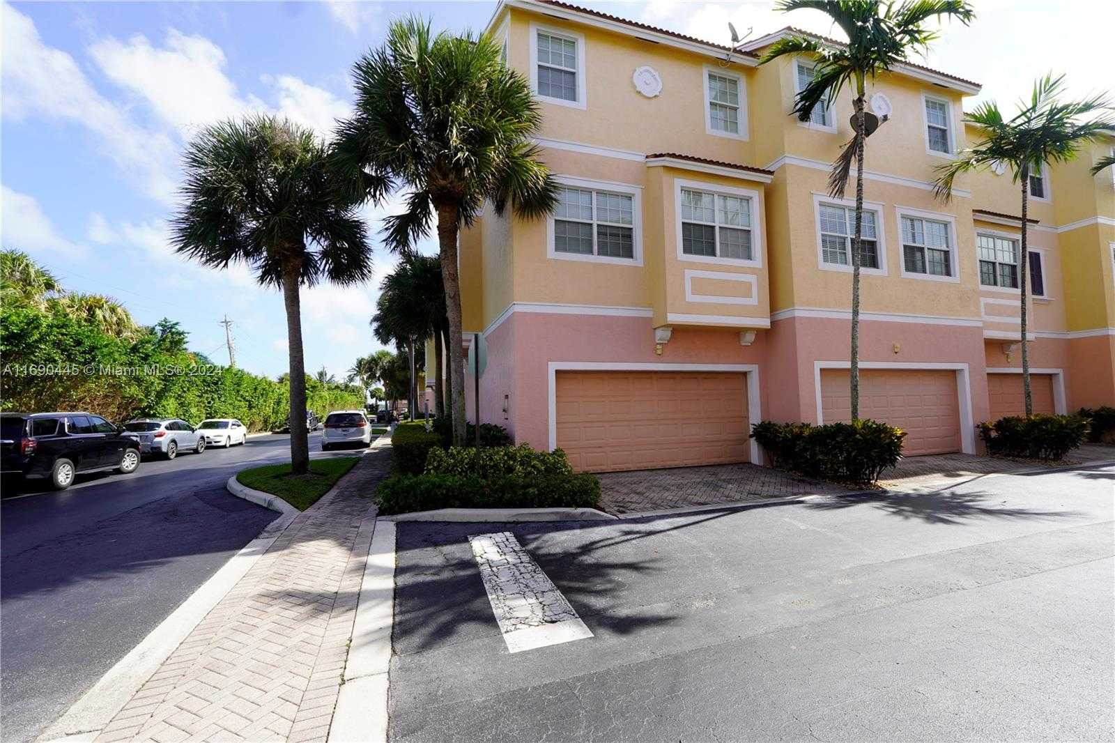 Small Image of 123 HARBORS WAY, Boynton Beach Number 4