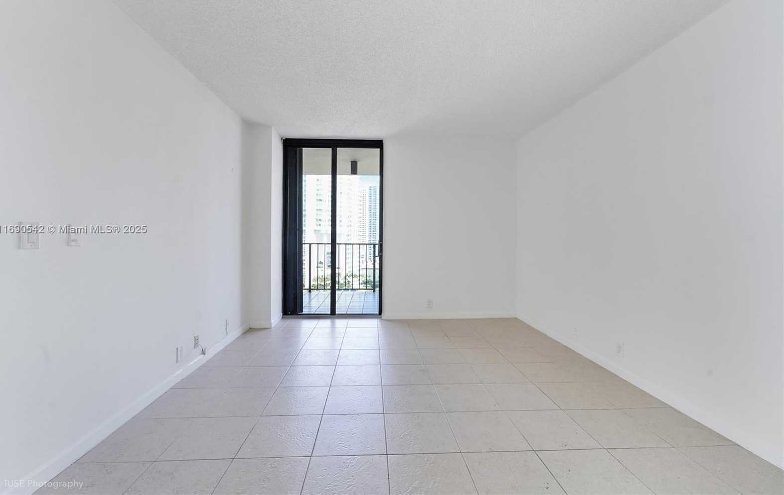 Small Image of 520 BRICKELL KEY DR #A1812, Miami Number 5