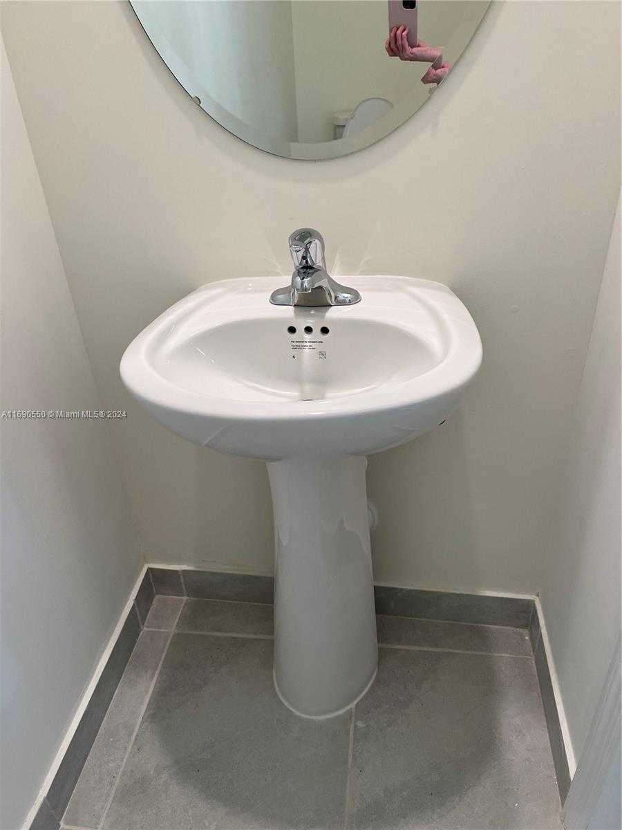 Small Image of 11447 WEST 34TH CT, Hialeah Number 14