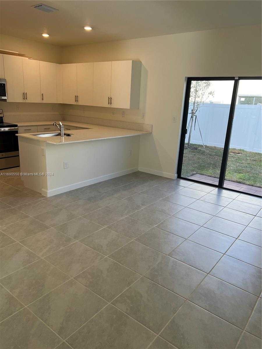 Small Image of 11447 WEST 34TH CT, Hialeah Number 16
