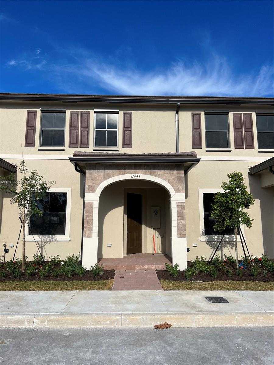 Small Image of 11447 WEST 34TH CT, Hialeah Number 2