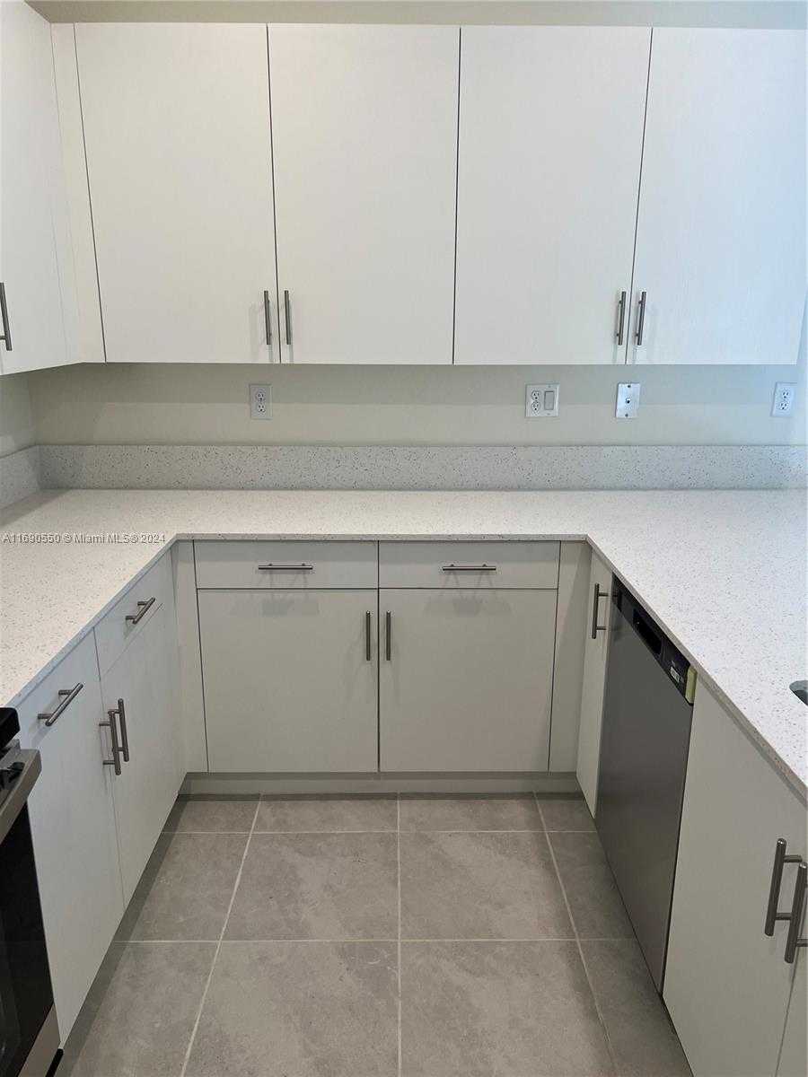 Small Image of 11447 WEST 34TH CT, Hialeah Number 21