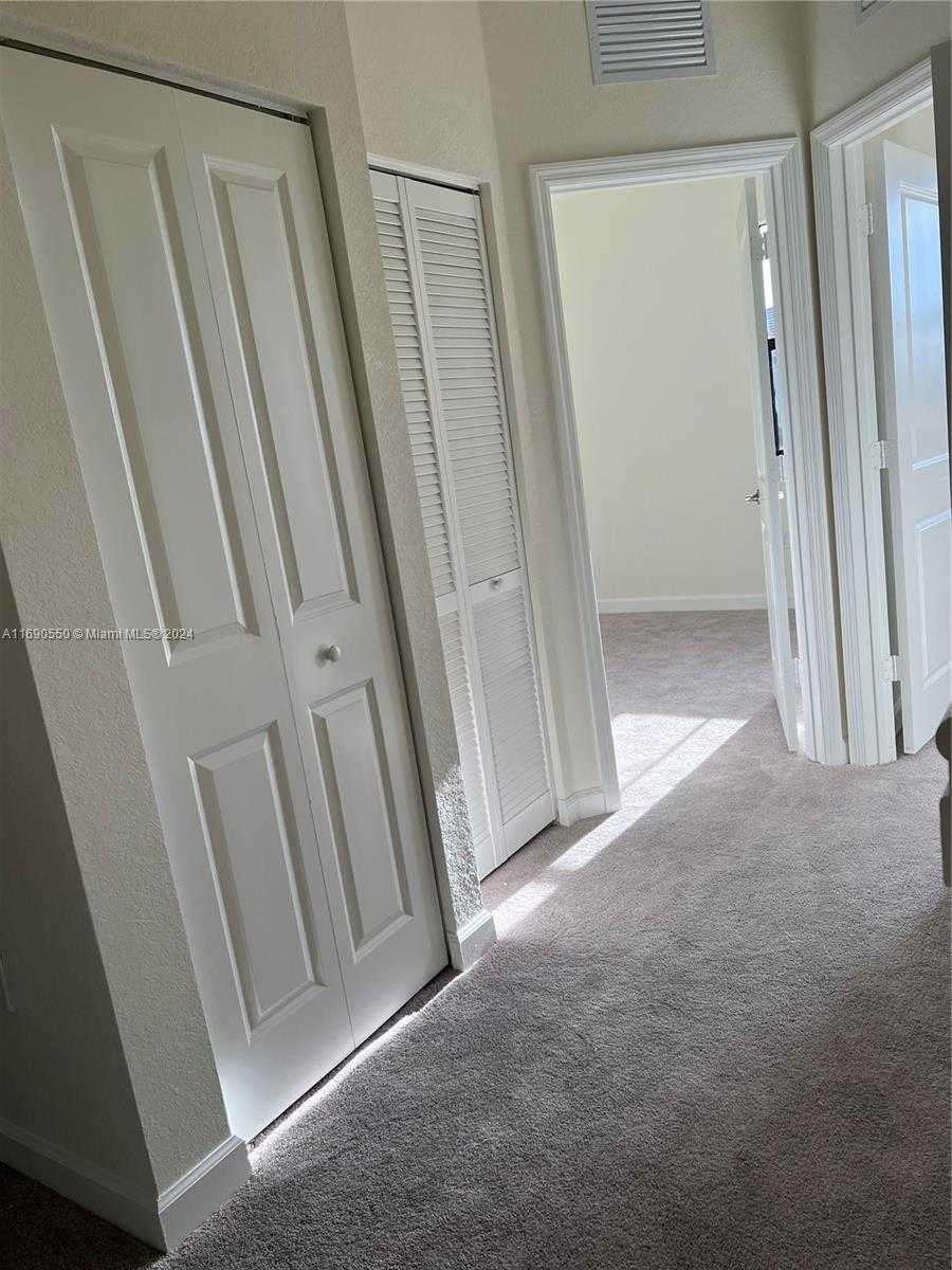 Small Image of 11447 WEST 34TH CT, Hialeah Number 25