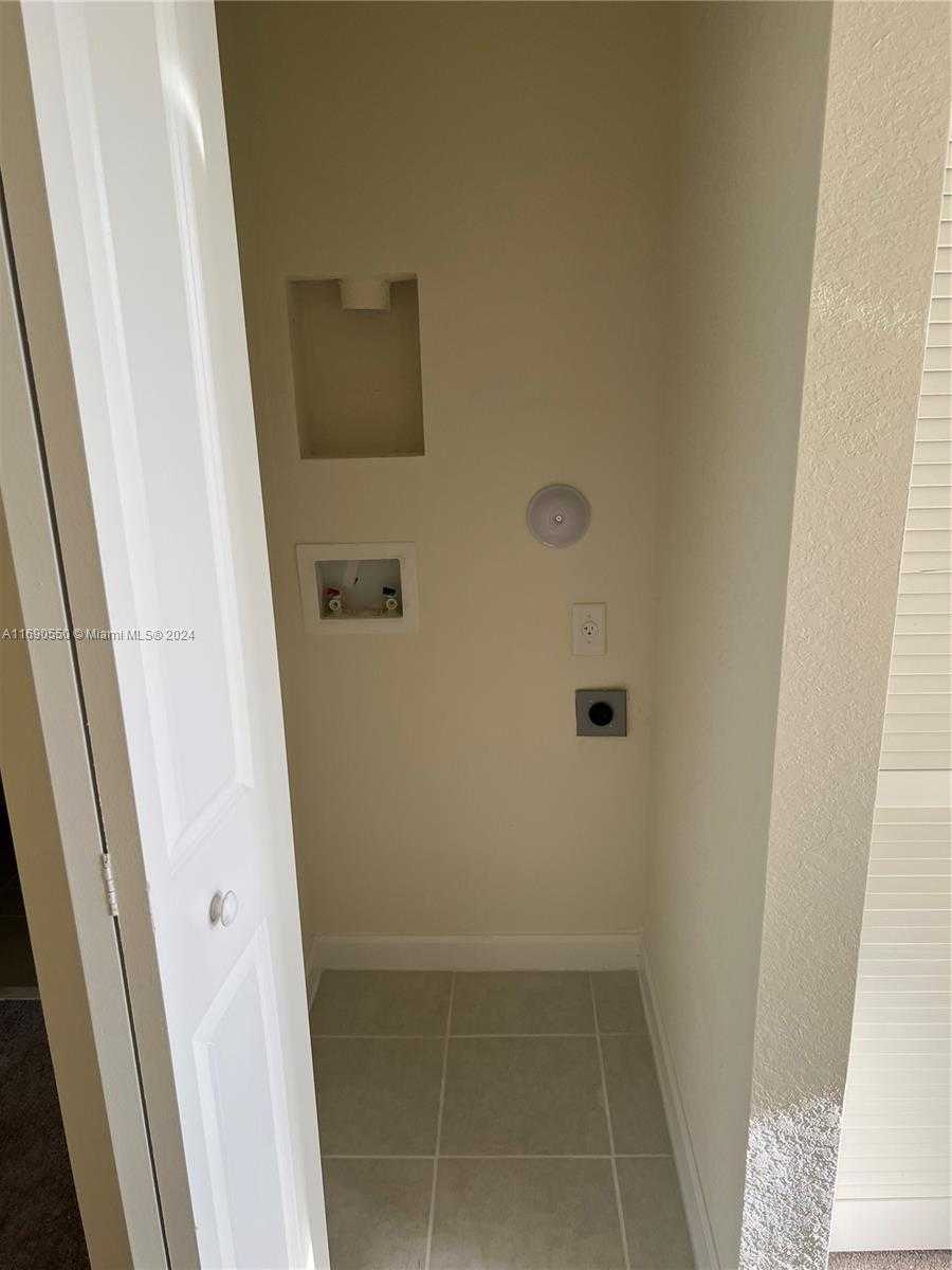 Small Image of 11447 WEST 34TH CT, Hialeah Number 26