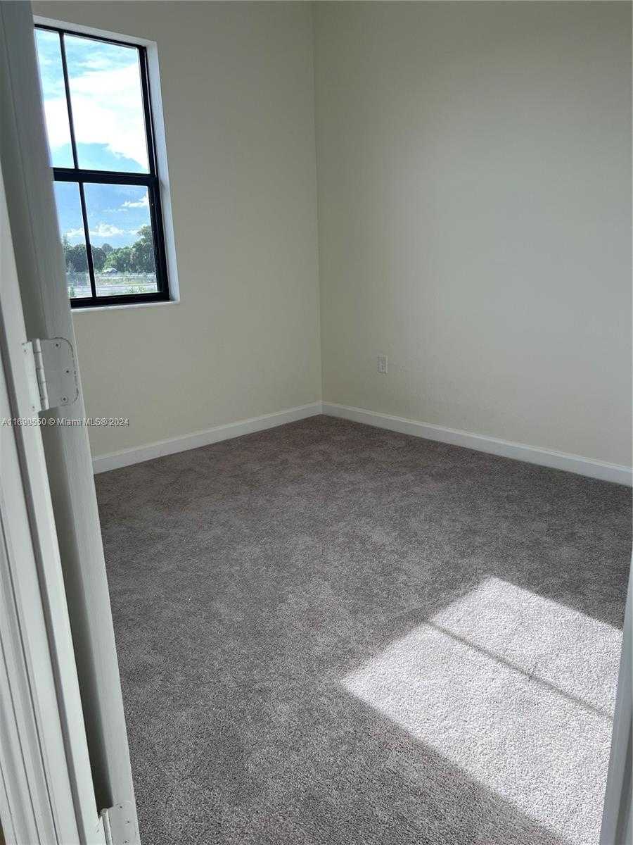 Small Image of 11447 WEST 34TH CT, Hialeah Number 27