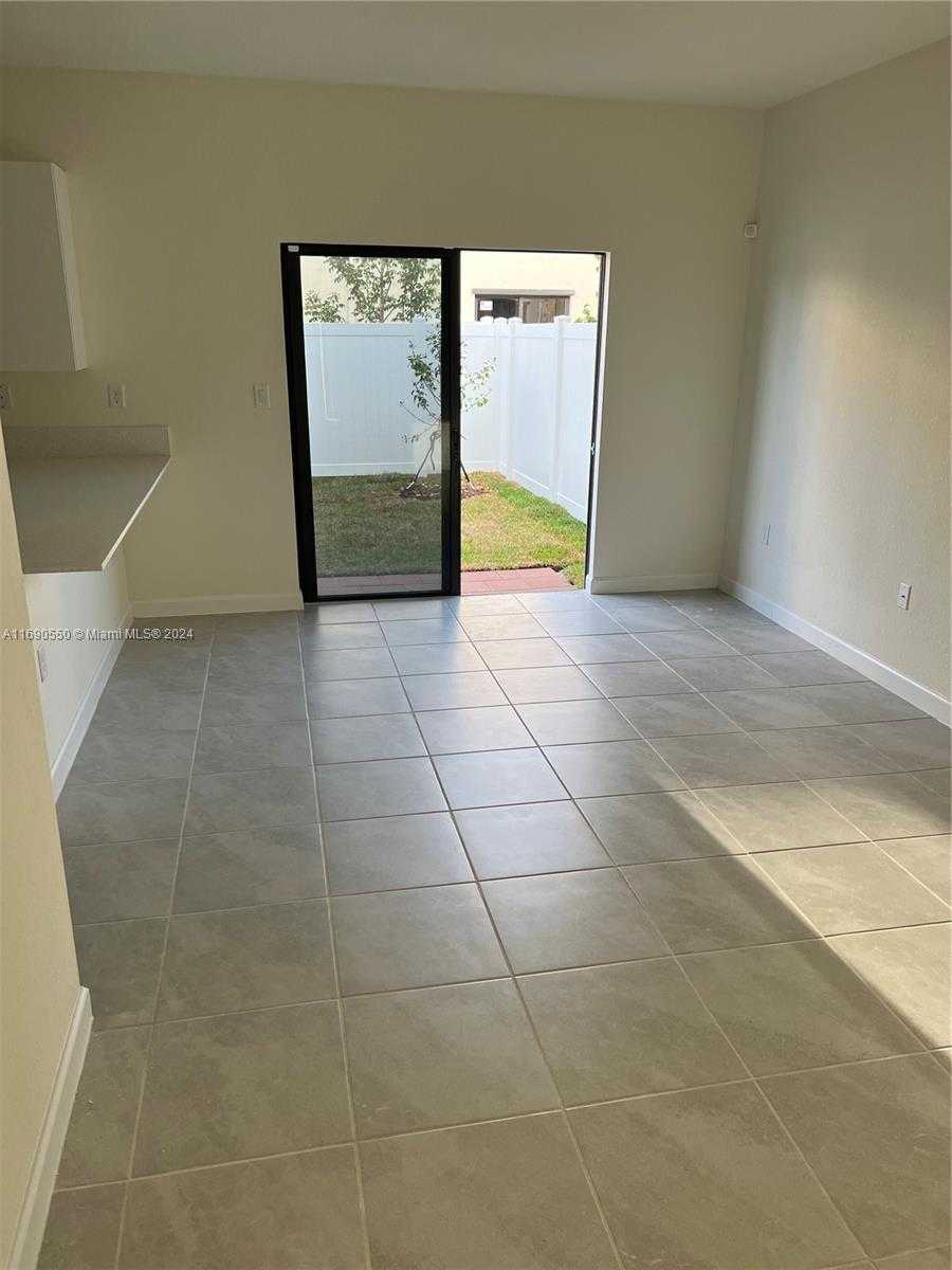 Small Image of 11447 WEST 34TH CT, Hialeah Number 52
