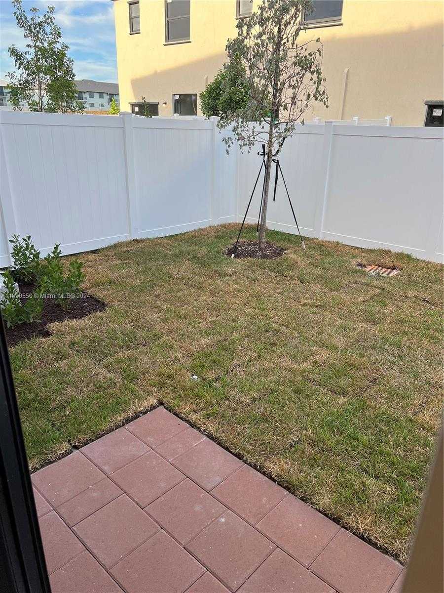 Small Image of 11447 WEST 34TH CT, Hialeah Number 53