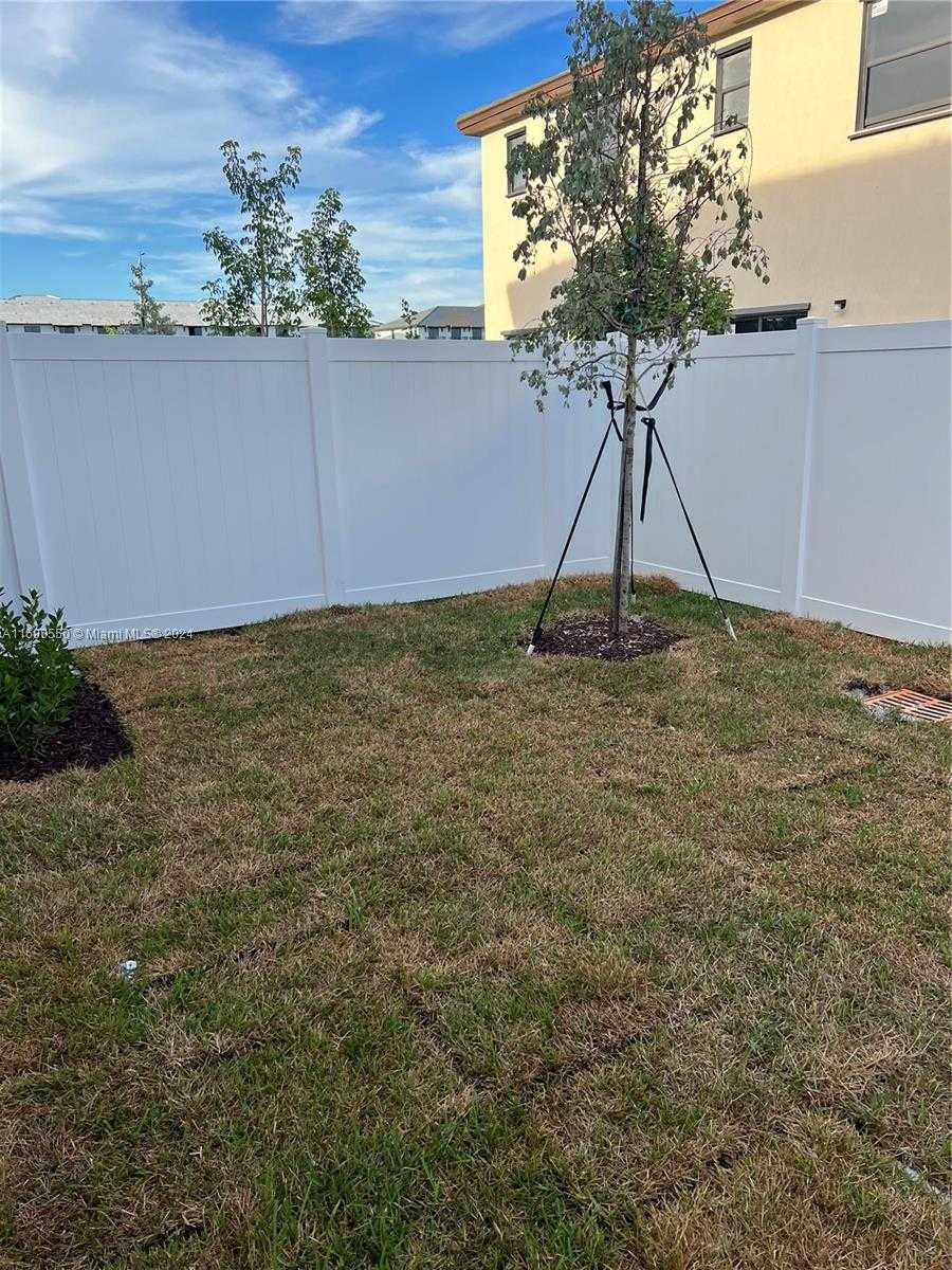Small Image of 11447 WEST 34TH CT, Hialeah Number 56