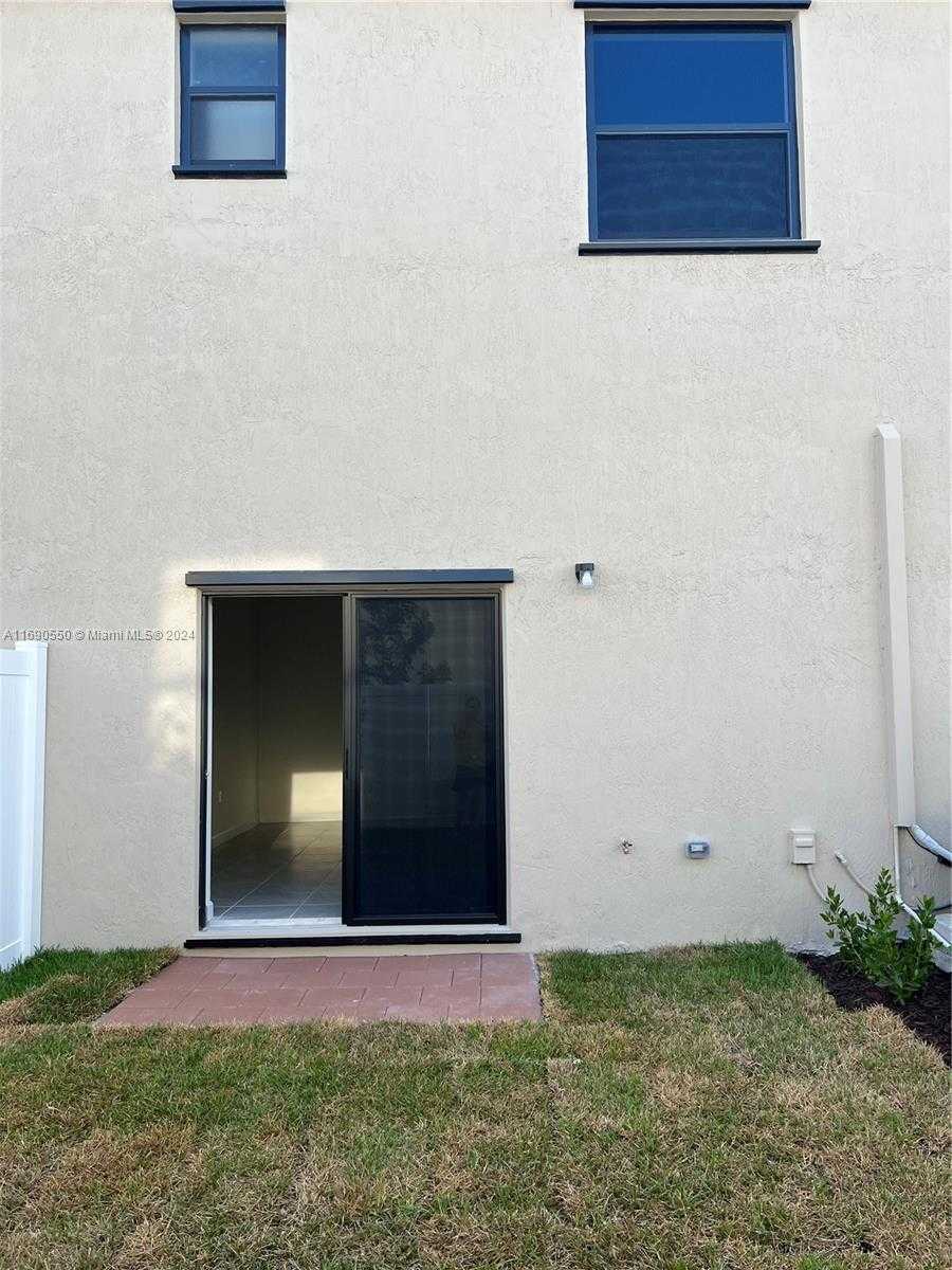 Small Image of 11447 WEST 34TH CT, Hialeah Number 58