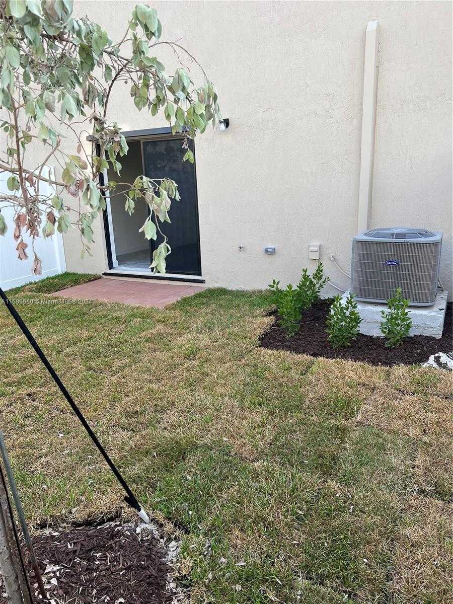 Small Image of 11447 WEST 34TH CT, Hialeah Number 59