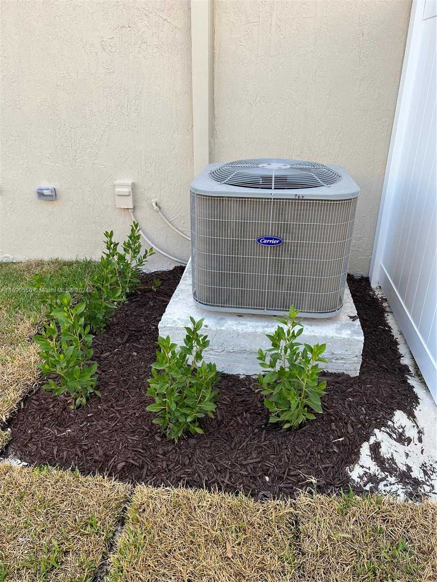 Small Image of 11447 WEST 34TH CT, Hialeah Number 60