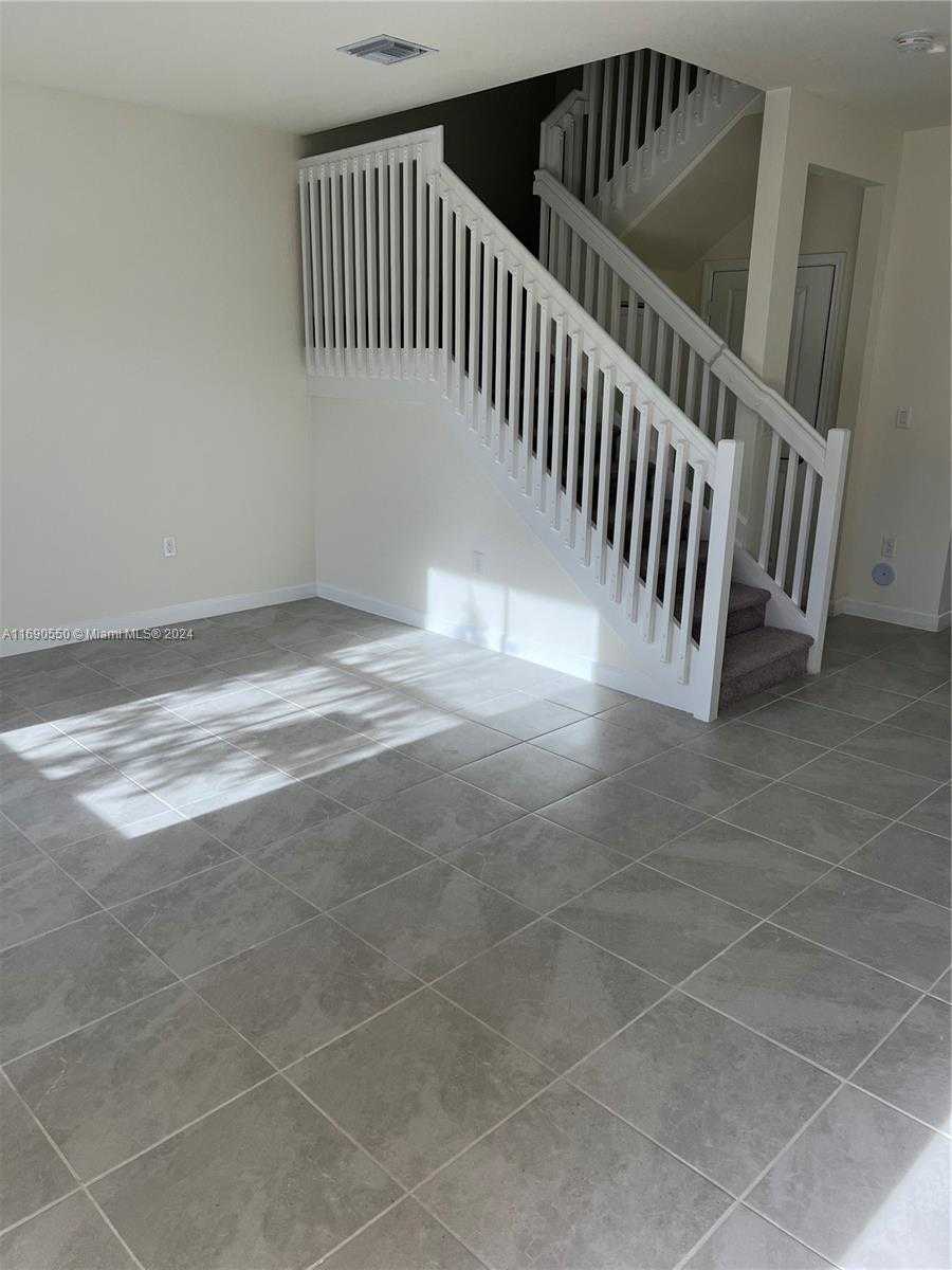 Small Image of 11447 WEST 34TH CT, Hialeah Number 7